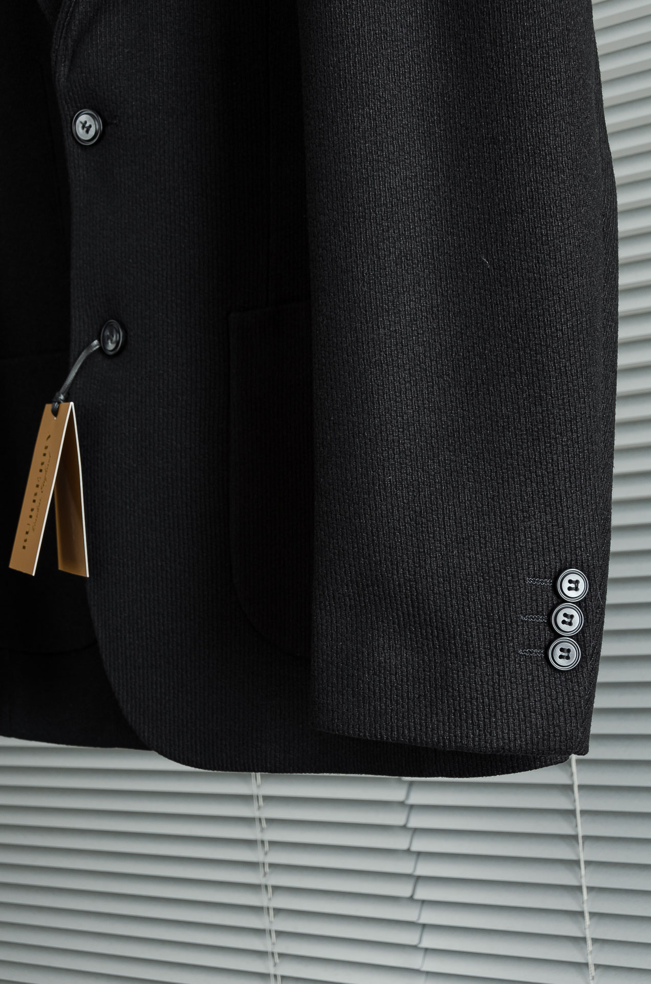 BUR#BERRY巴宝/莉2026FW羊毛混纺胸标点缀男士商务休闲西服#舒适有弹力，区别于普通的西装面料