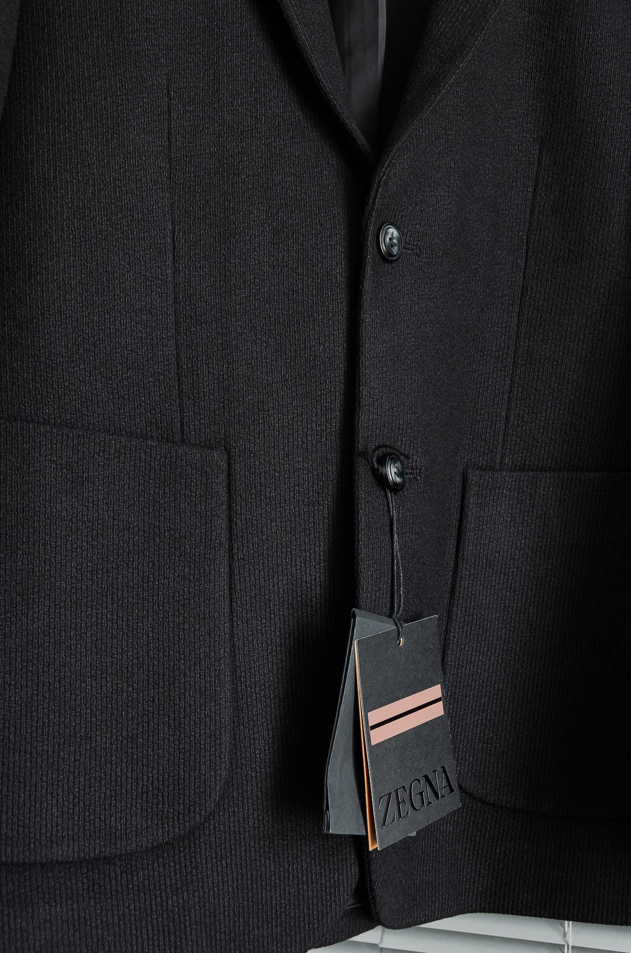 zeg#na杰尼#亚2025FW羊毛混纺胸标点缀男士商务休闲西服#舒适有弹力，区别于普通的西装面料，这个