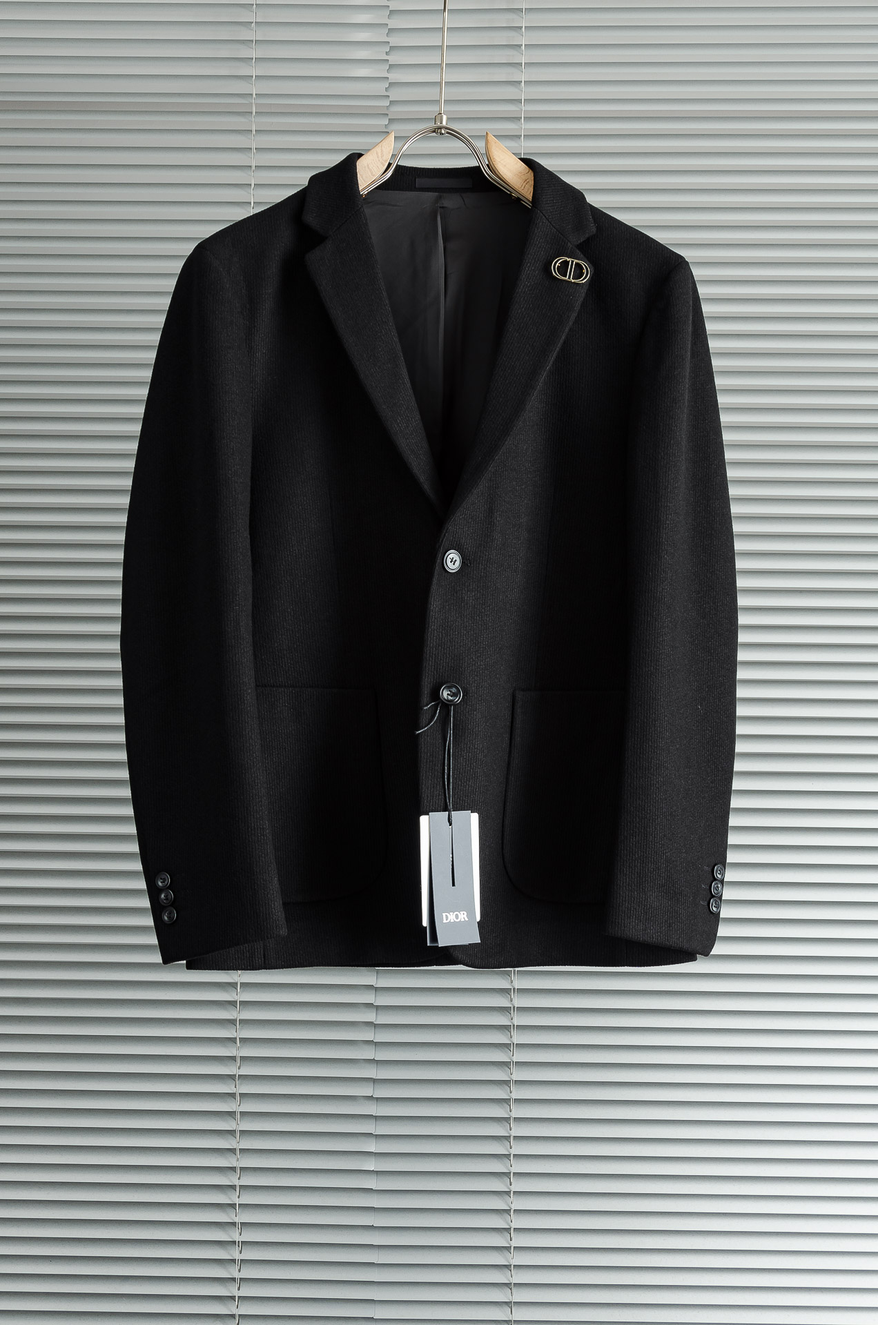 Di#or迪/奥2025FW羊毛混纺胸标点缀男士商务休闲西服#舒适有弹力，区别于普通的西装面料，这个是含