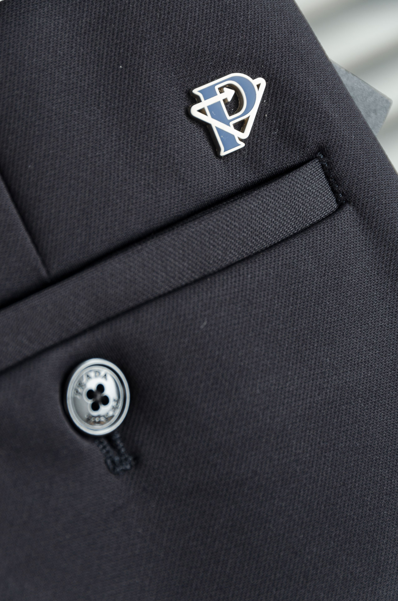 Pra*da普拉/达26FW秋冬新款轻奢时尚定制休闲西裤，简洁干练的风格，精致卓越的品质男装，每款的设计