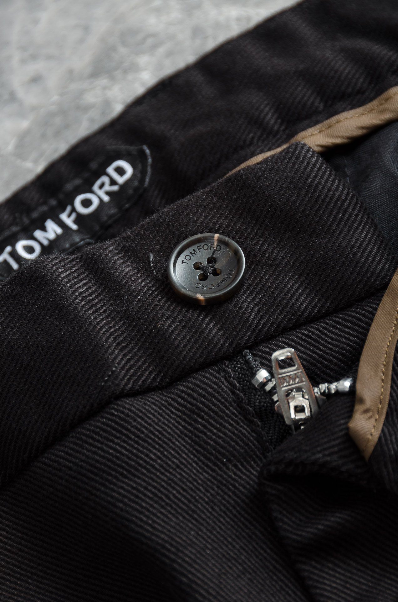 TF. 25FW秋冬新款轻奢时尚定制休闲西裤，简洁干练的风格，精致卓越的品质男装，每款的设计点跟舒适度都