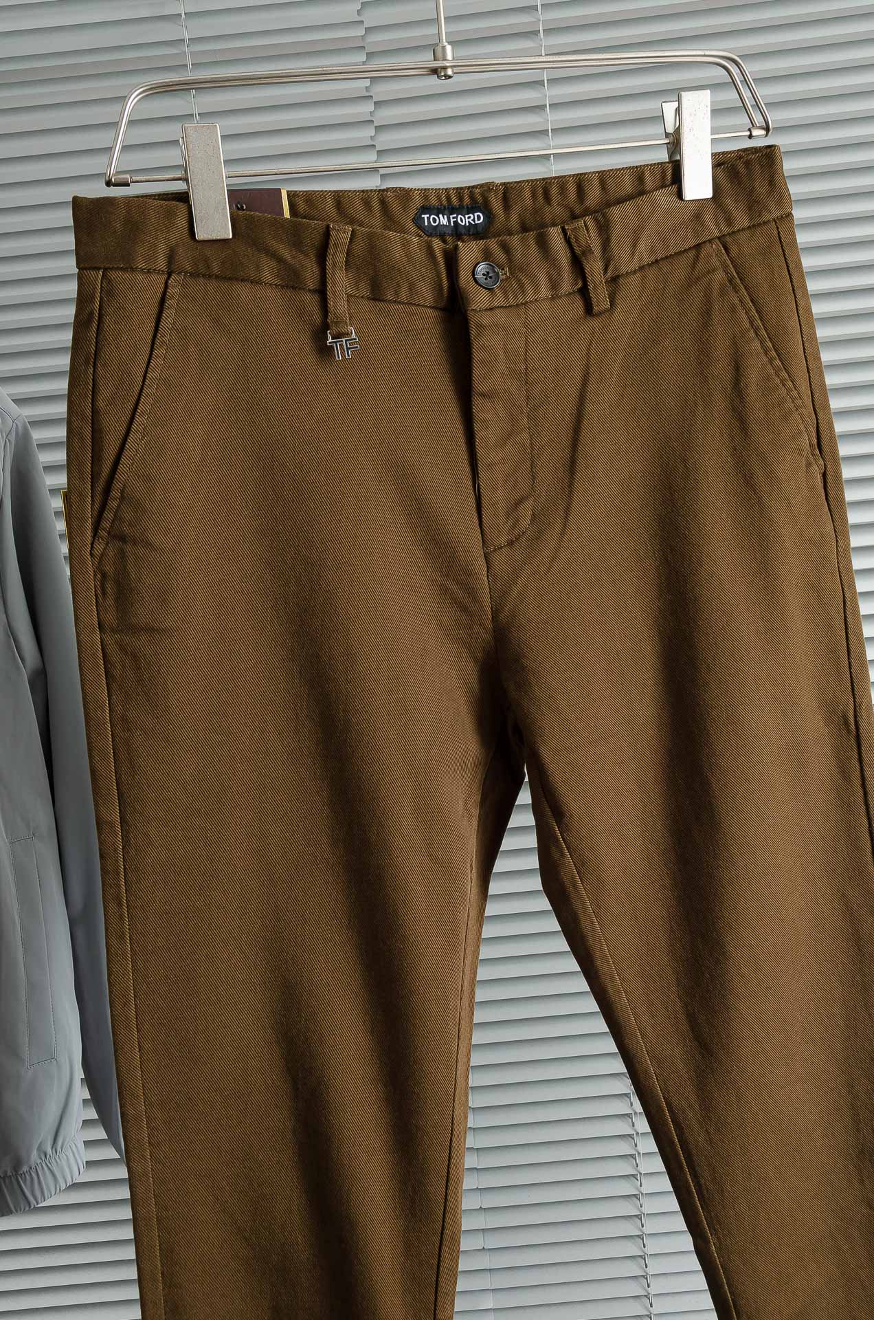 TF. 25FW秋冬新款轻奢时尚定制休闲西裤，简洁干练的风格，精致卓越的品质男装，每款的设计点跟舒适度都