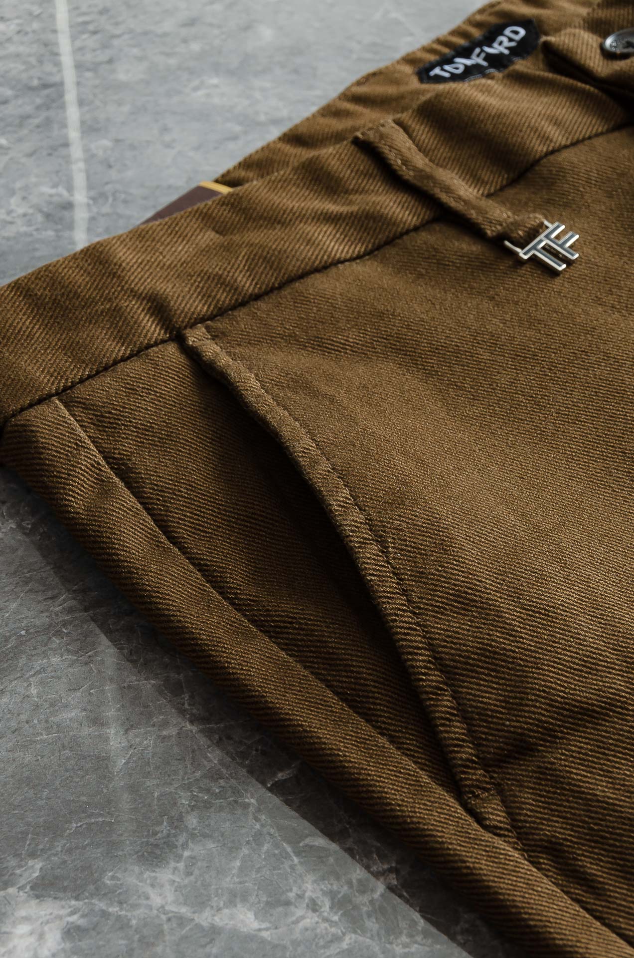 TF. 25FW秋冬新款轻奢时尚定制休闲西裤，简洁干练的风格，精致卓越的品质男装，每款的设计点跟舒适度都