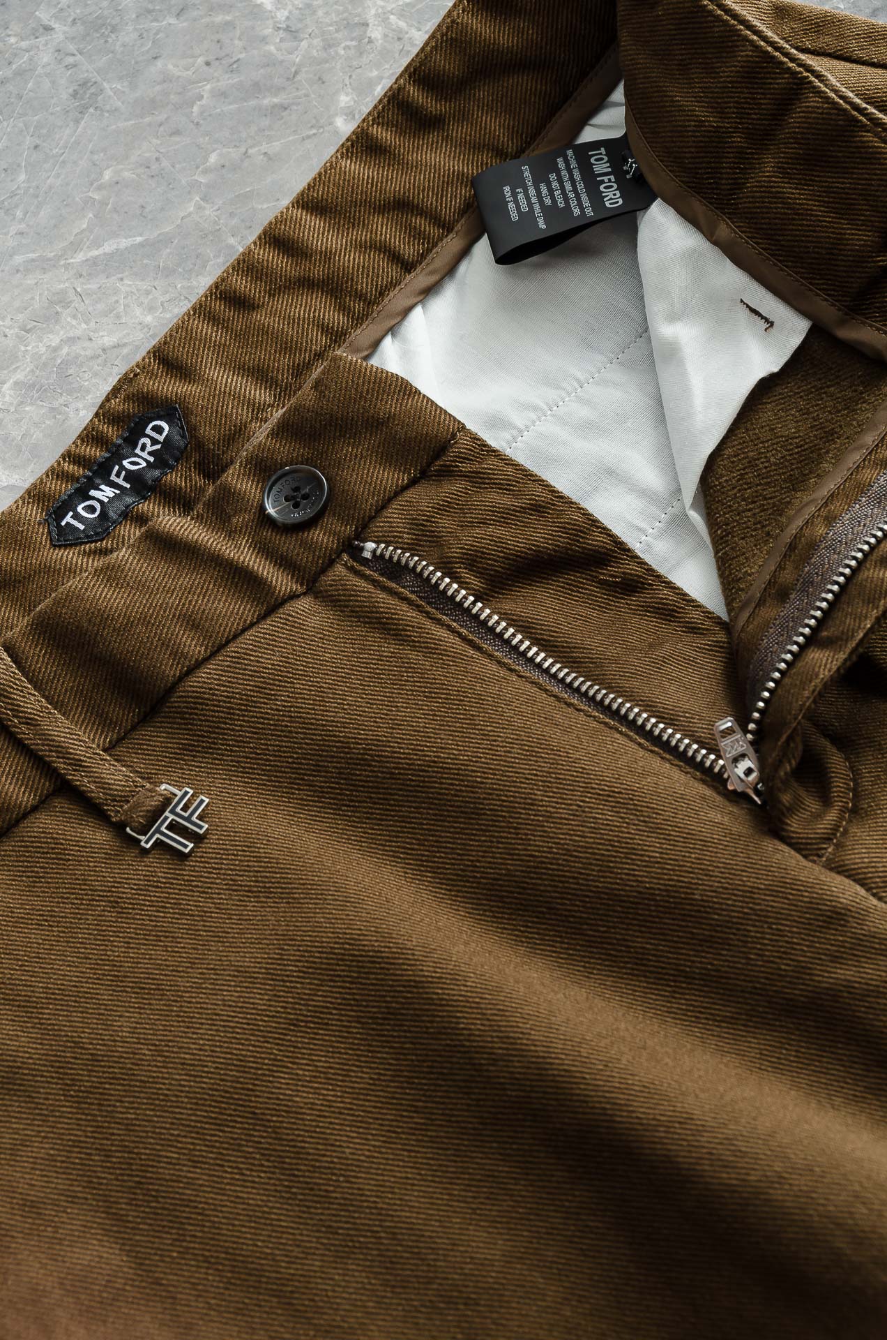 TF. 25FW秋冬新款轻奢时尚定制休闲西裤，简洁干练的风格，精致卓越的品质男装，每款的设计点跟舒适度都