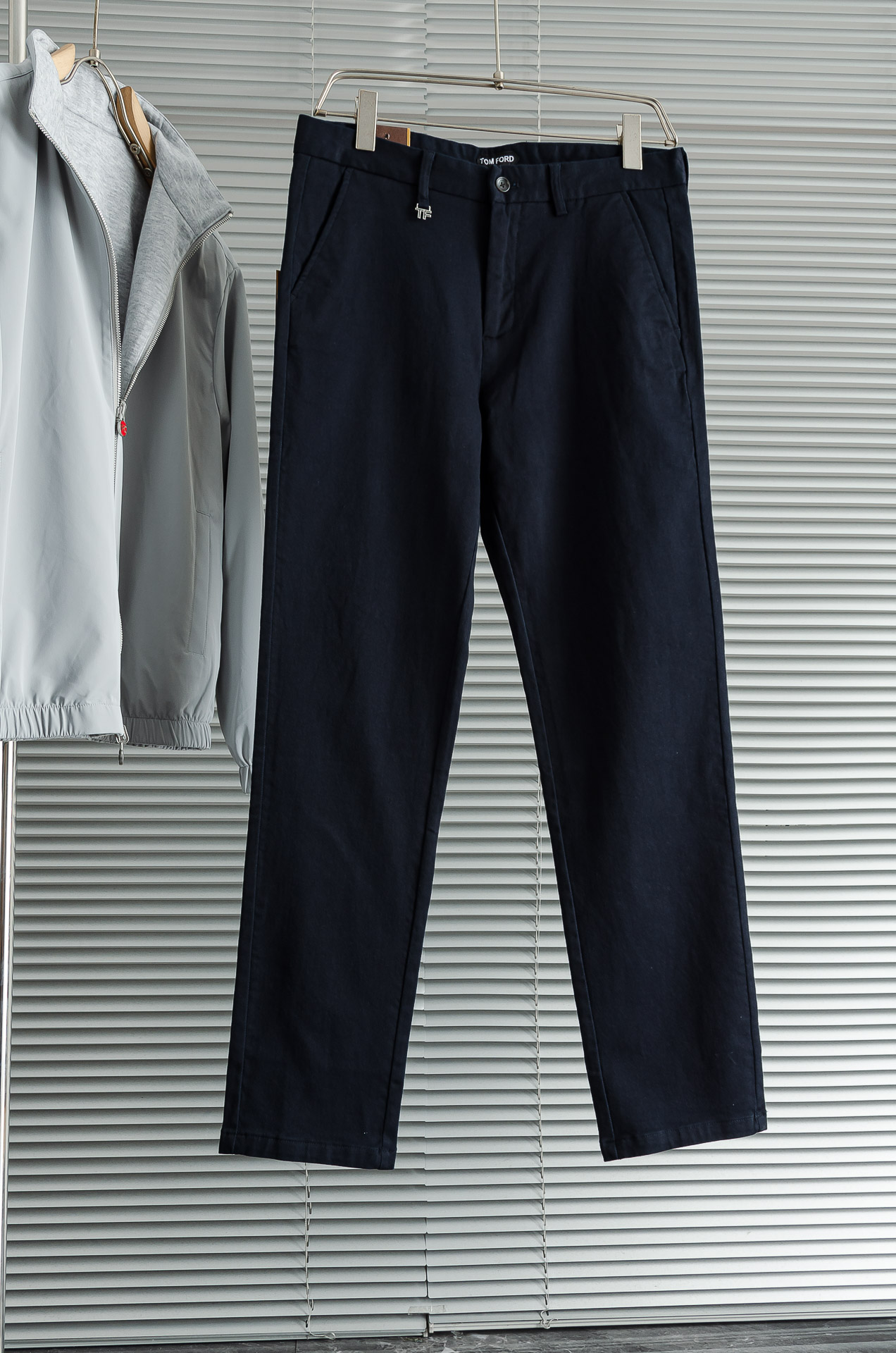 TF. 25FW秋冬新款轻奢时尚定制休闲西裤，简洁干练的风格，精致卓越的品质男装，每款的设计点跟舒适度都