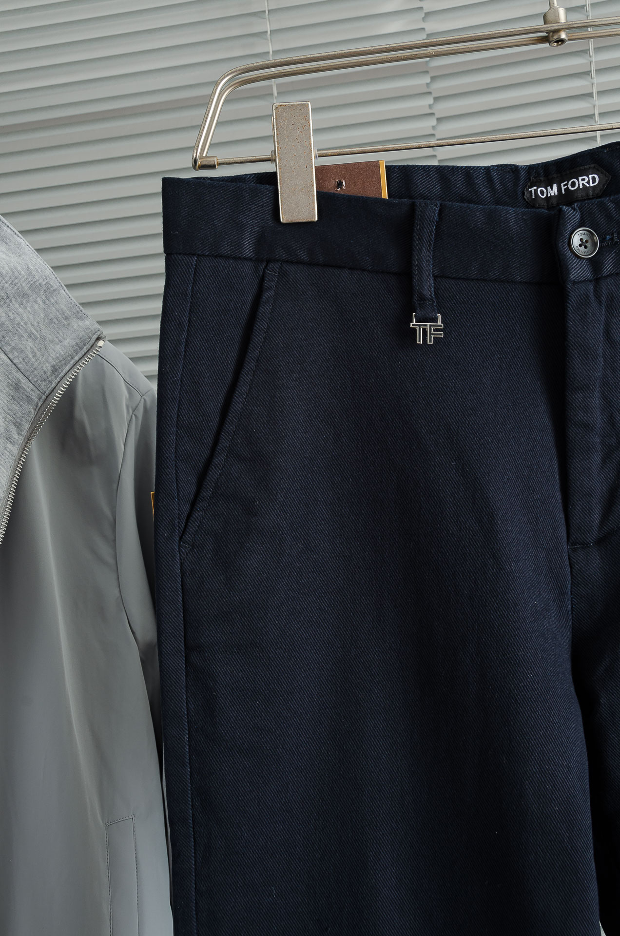 TF. 25FW秋冬新款轻奢时尚定制休闲西裤，简洁干练的风格，精致卓越的品质男装，每款的设计点跟舒适度都