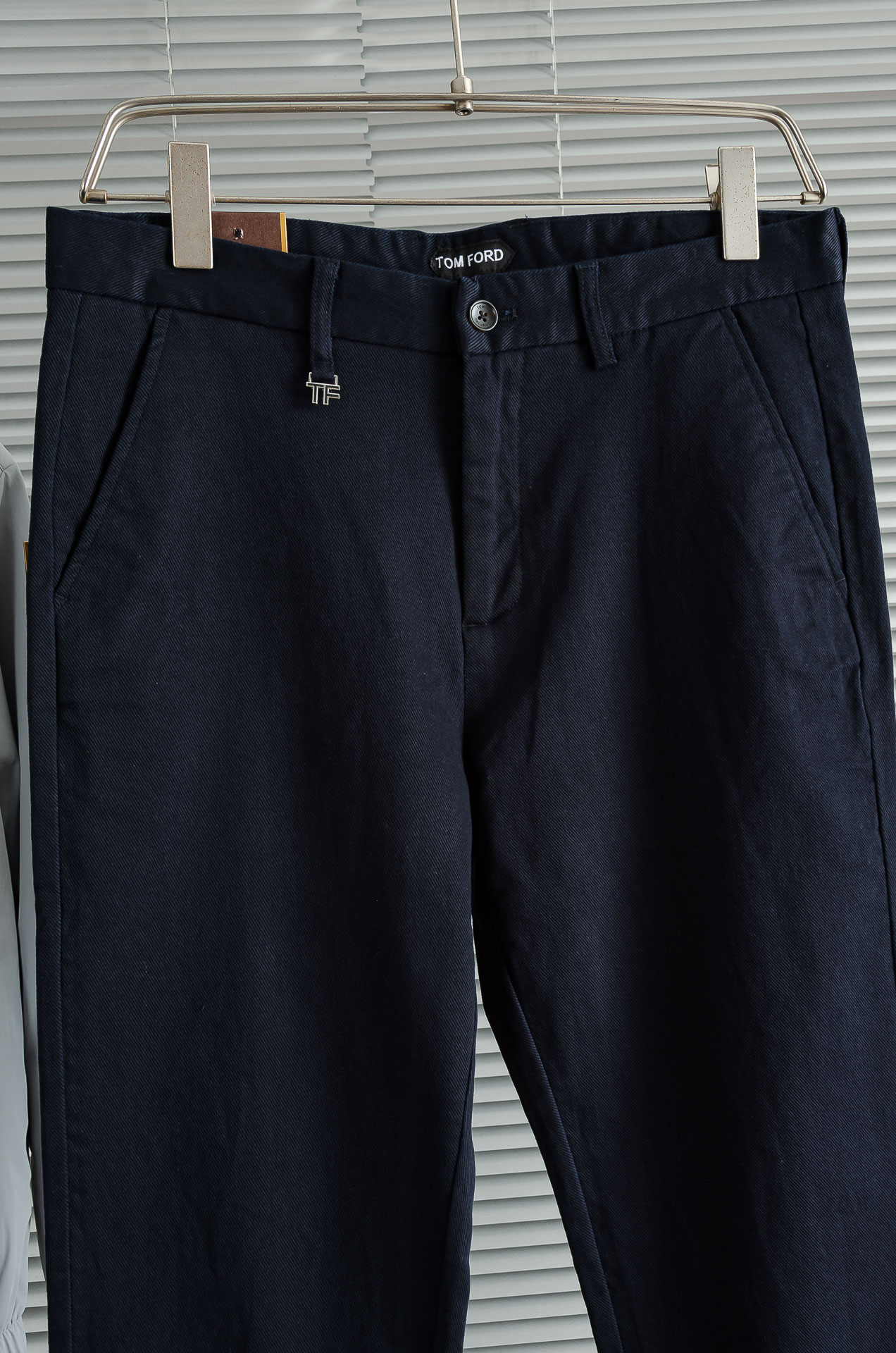 TF. 25FW秋冬新款轻奢时尚定制休闲西裤，简洁干练的风格，精致卓越的品质男装，每款的设计点跟舒适度都