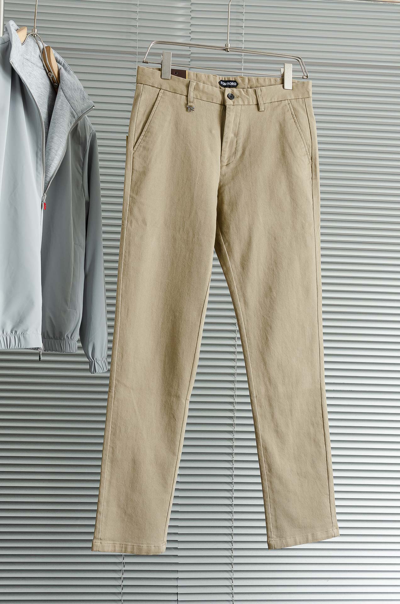 TF. 25FW秋冬新款轻奢时尚定制休闲西裤，简洁干练的风格，精致卓越的品质男装，每款的设计点跟舒适度都