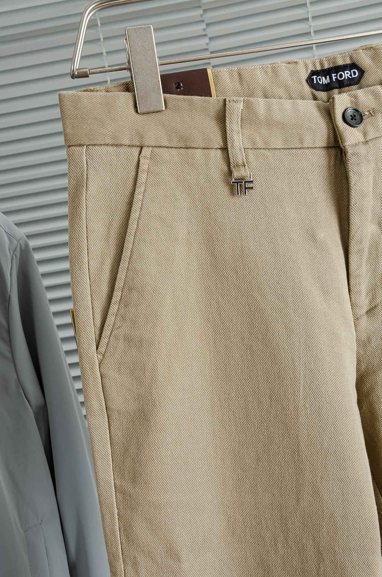 TF. 25FW秋冬新款轻奢时尚定制休闲西裤，简洁干练的风格，精致卓越的品质男装，每款的设计点跟舒适度都