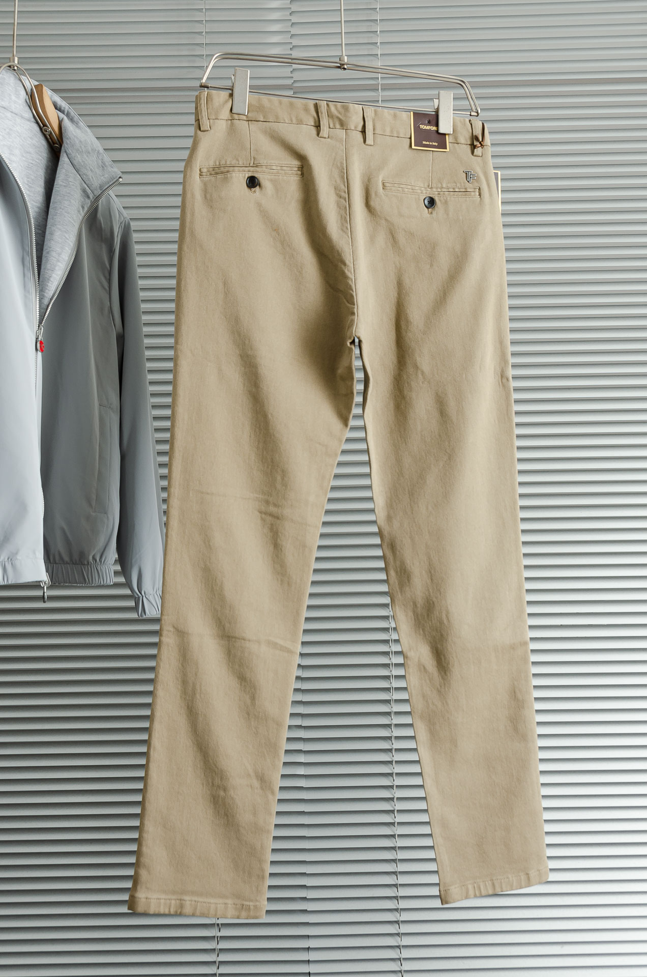 TF. 25FW秋冬新款轻奢时尚定制休闲西裤，简洁干练的风格，精致卓越的品质男装，每款的设计点跟舒适度都