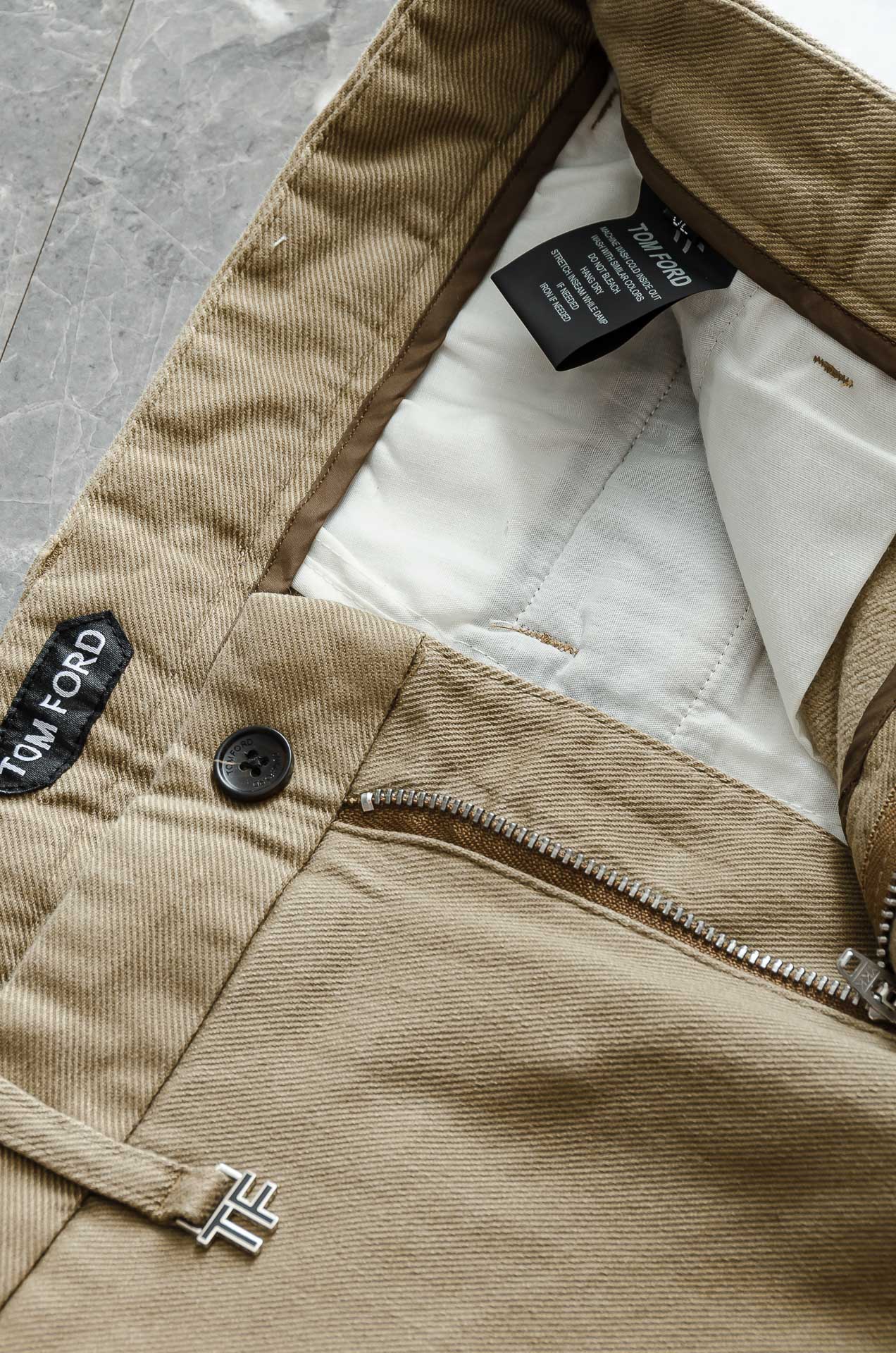 TF. 25FW秋冬新款轻奢时尚定制休闲西裤，简洁干练的风格，精致卓越的品质男装，每款的设计点跟舒适度都