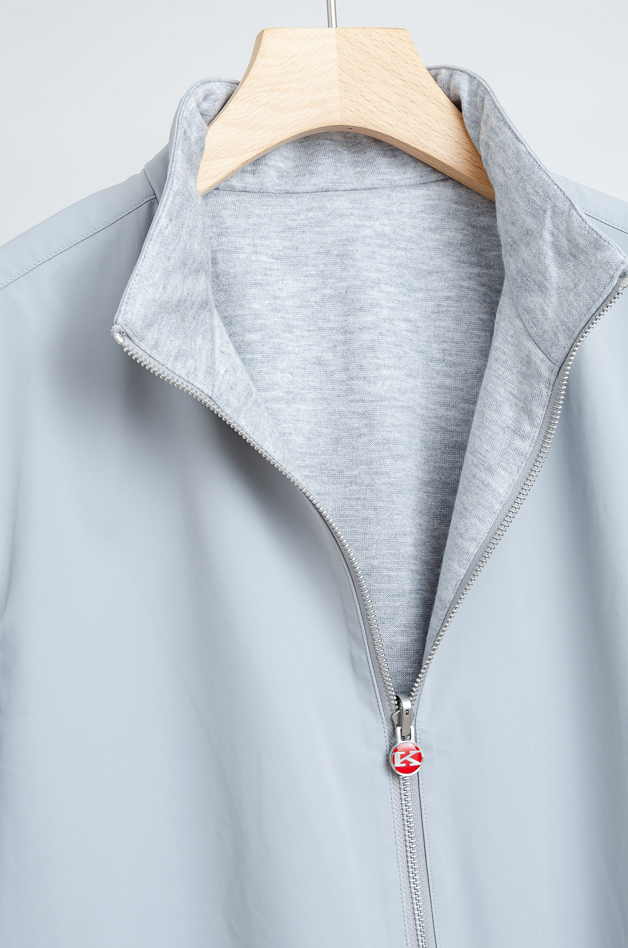 ☀️☀️ki/ton 双面设计A面羊毛+羊绒B面高支高密定织三防面料呈现不同质感风格！双面穿立领夹克外套