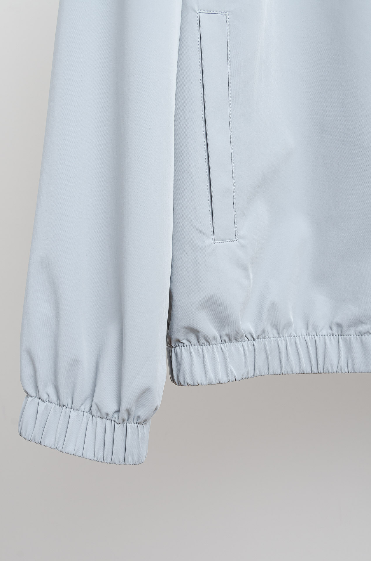 ☀️☀️ki/ton 双面设计A面羊毛+羊绒B面高支高密定织三防面料呈现不同质感风格！双面穿立领夹克外套