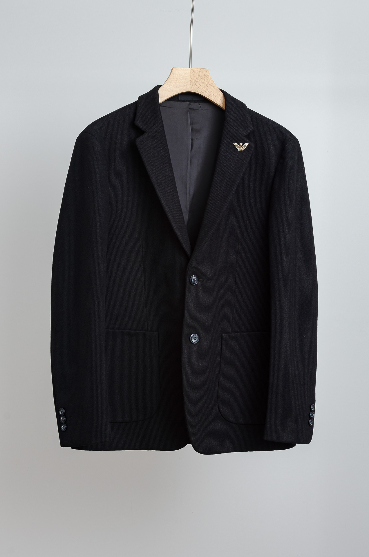 ☀️☀️ 阿玛尼 2025FW羊毛混纺胸标点缀男士商务休闲西服#舒适有弹力，区别于普通的西装面料，这个是