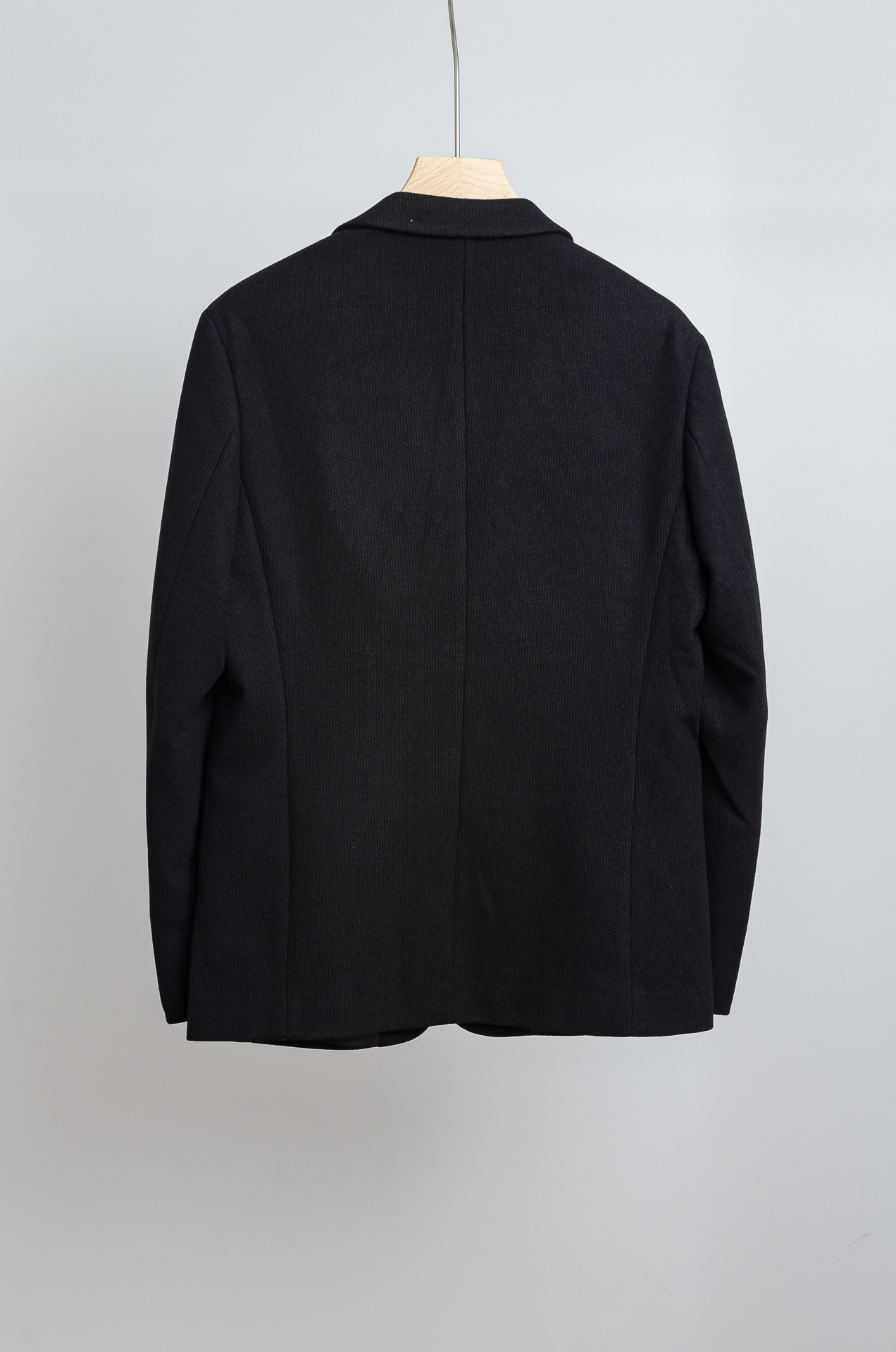 ☀️☀️ 阿玛尼 2025FW羊毛混纺胸标点缀男士商务休闲西服#舒适有弹力，区别于普通的西装面料，这个是