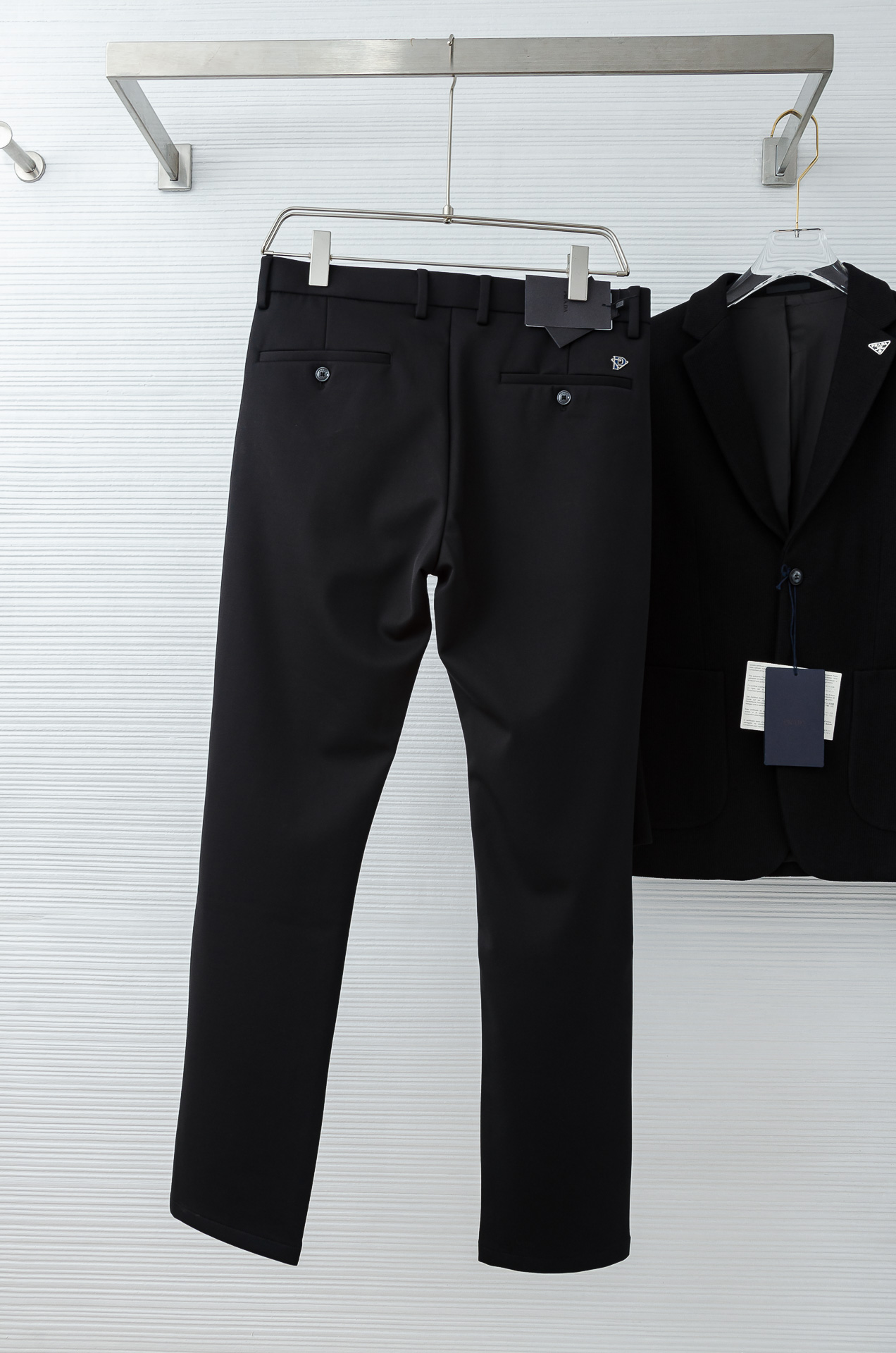 Pra#da 普拉/达26FW秋冬新款轻奢时尚定制休闲西裤，简洁干练的风格，精致卓越的品质男装，每款的设