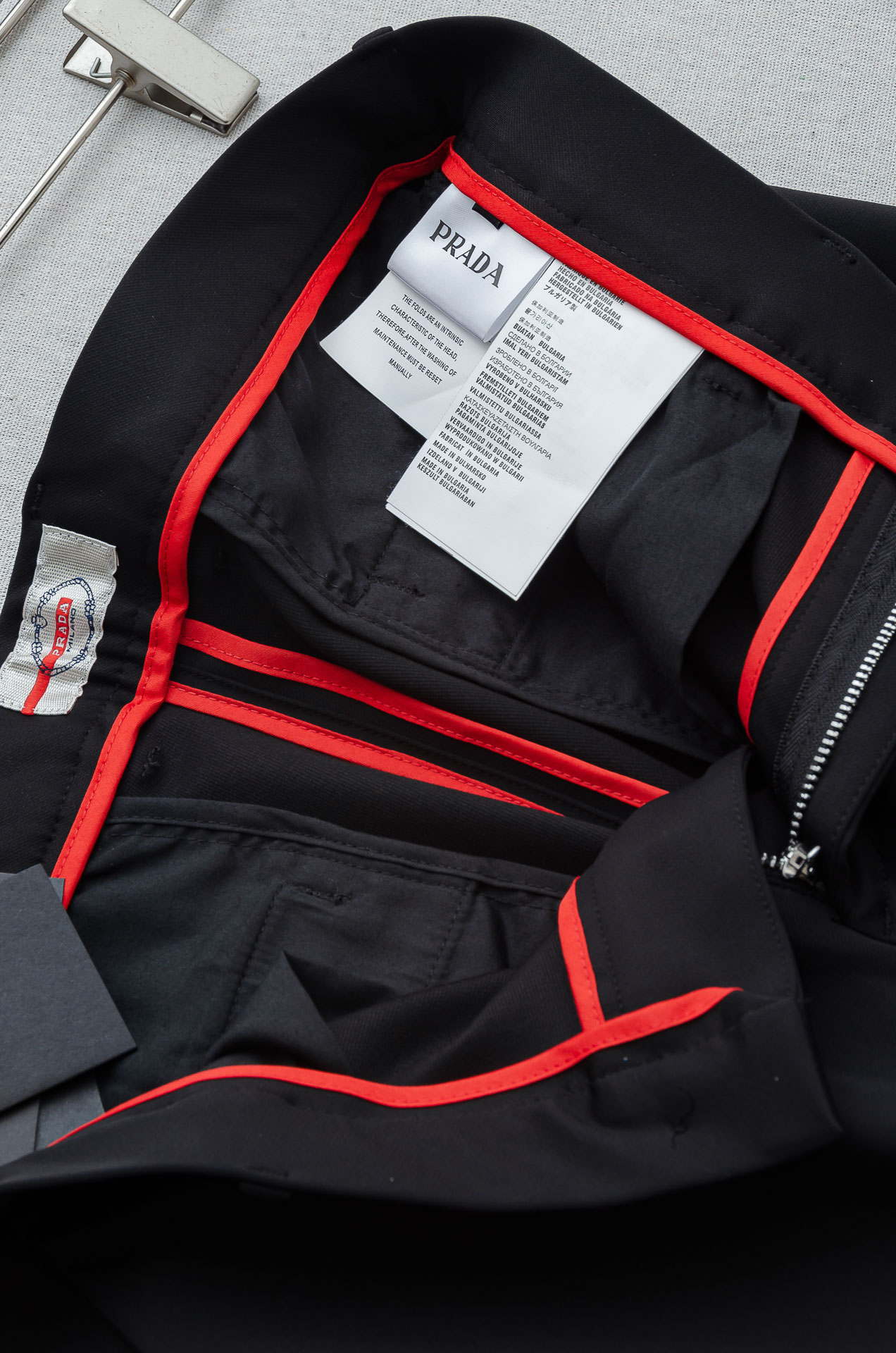 Pra#da 普拉/达26FW秋冬新款轻奢时尚定制休闲西裤，简洁干练的风格，精致卓越的品质男装，每款的设