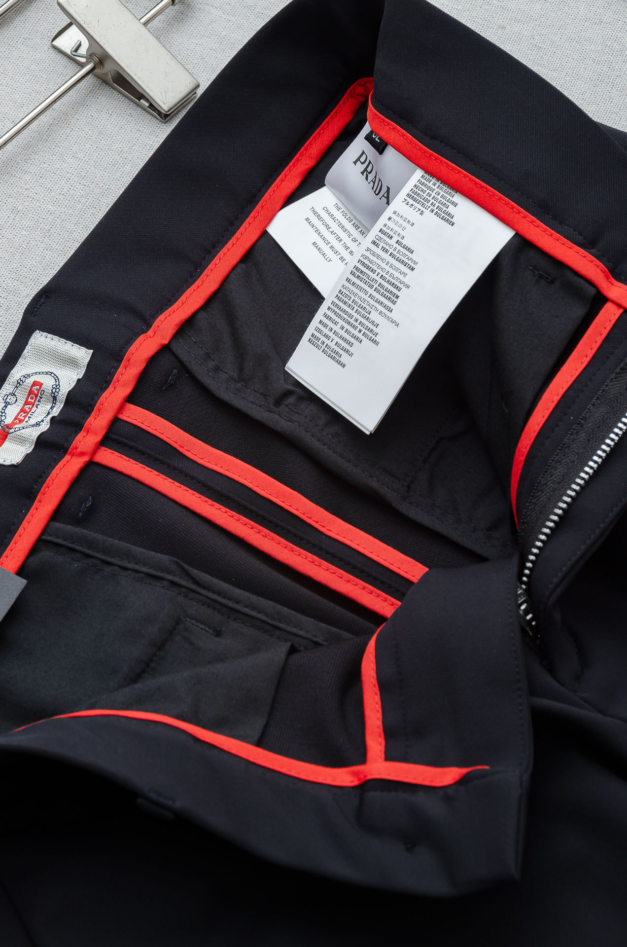 Pra#da 普拉/达26FW秋冬新款轻奢时尚定制休闲西裤，简洁干练的风格，精致卓越的品质男装，每款的设