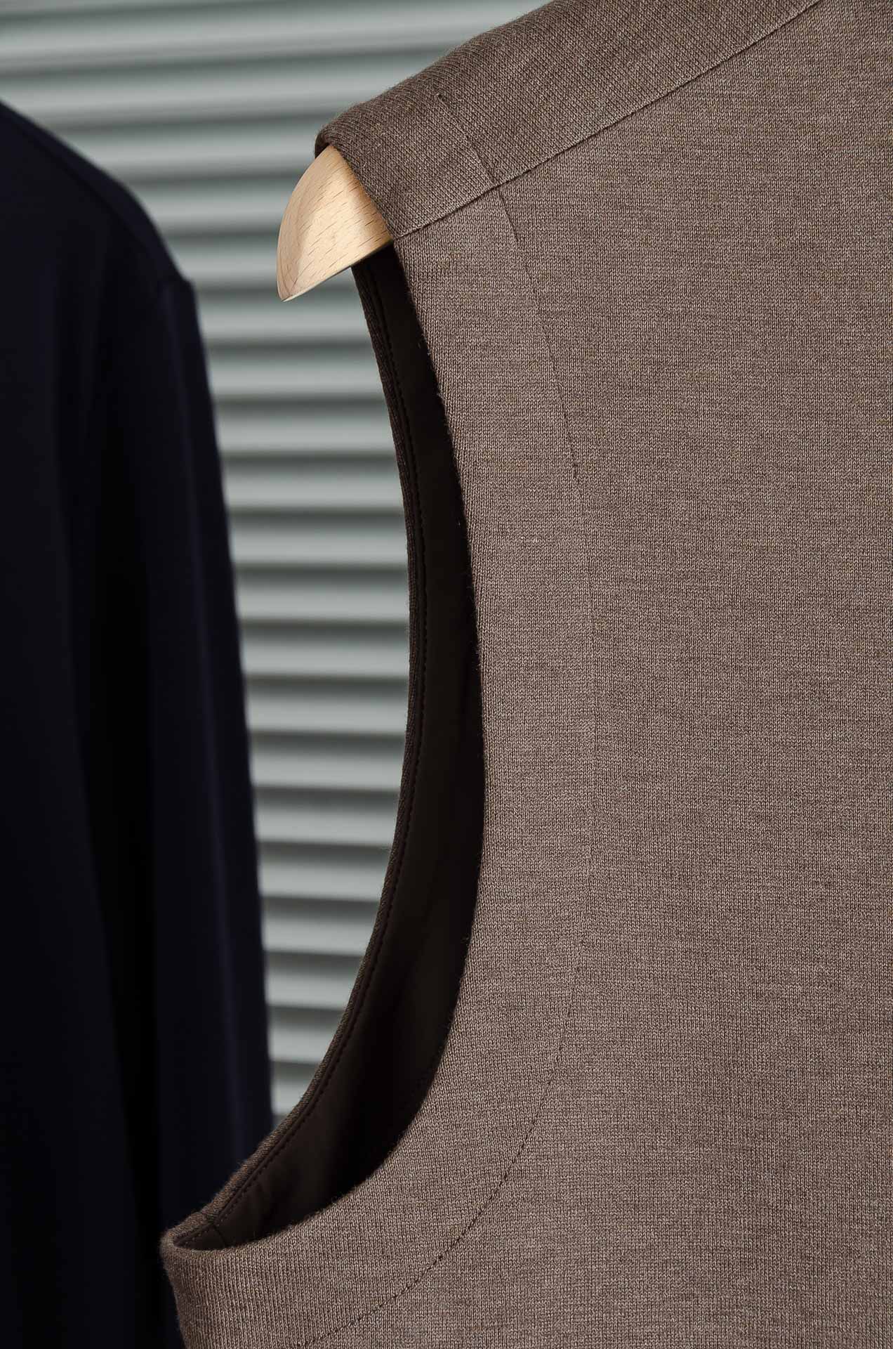 lP🆕 FW最新羊毛针织小立领男士马甲背心外套#采用46.5%聚酯纤维+31.1%+22.4腈纶工艺打造