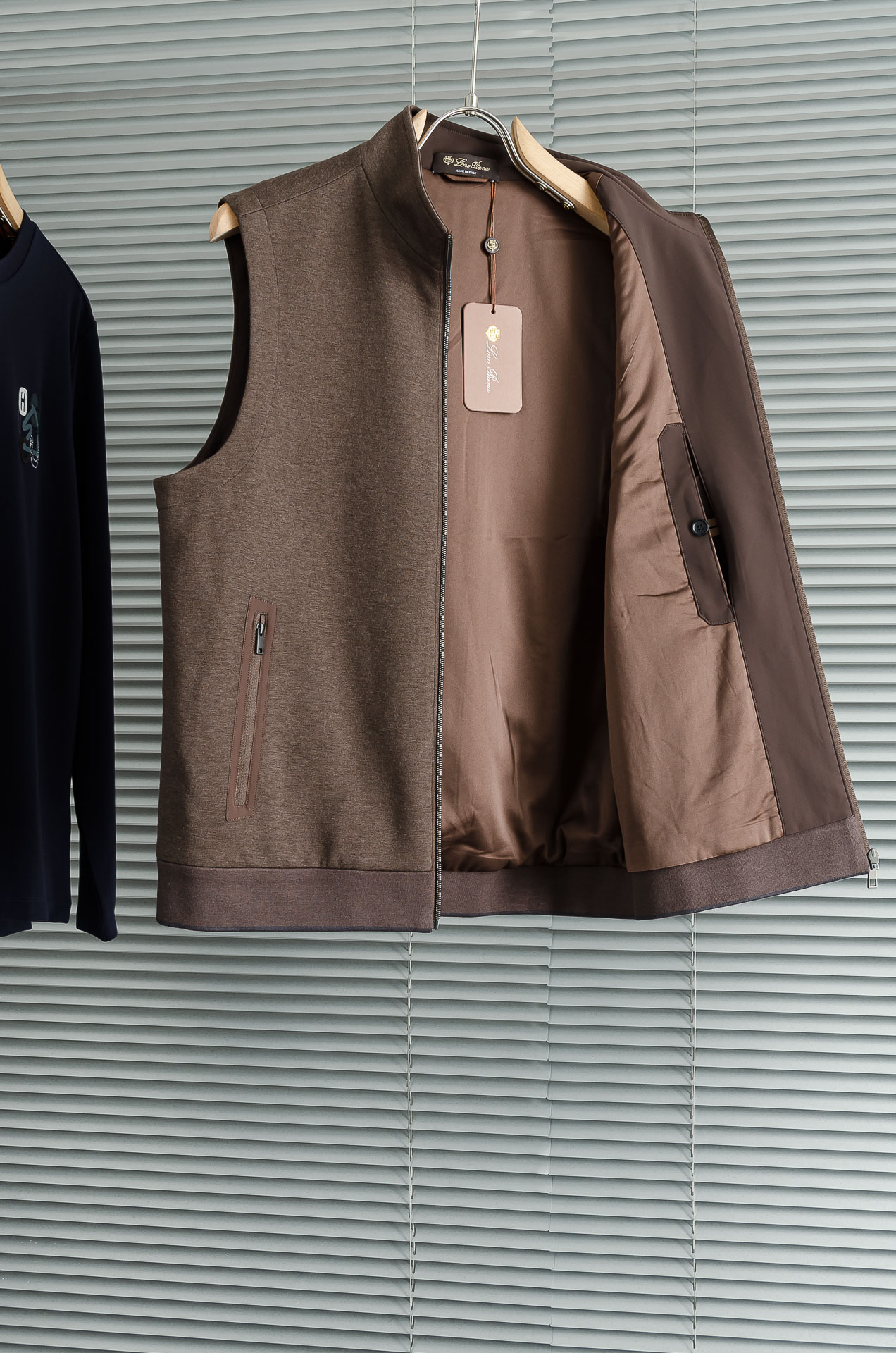 lP🆕 FW最新羊毛针织小立领男士马甲背心外套#采用46.5%聚酯纤维+31.1%+22.4腈纶工艺打造