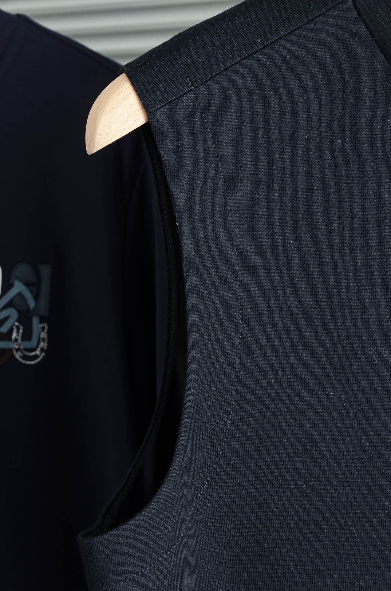 lP🆕 FW最新羊毛针织小立领男士马甲背心外套#采用46.5%聚酯纤维+31.1%+22.4腈纶工艺打造