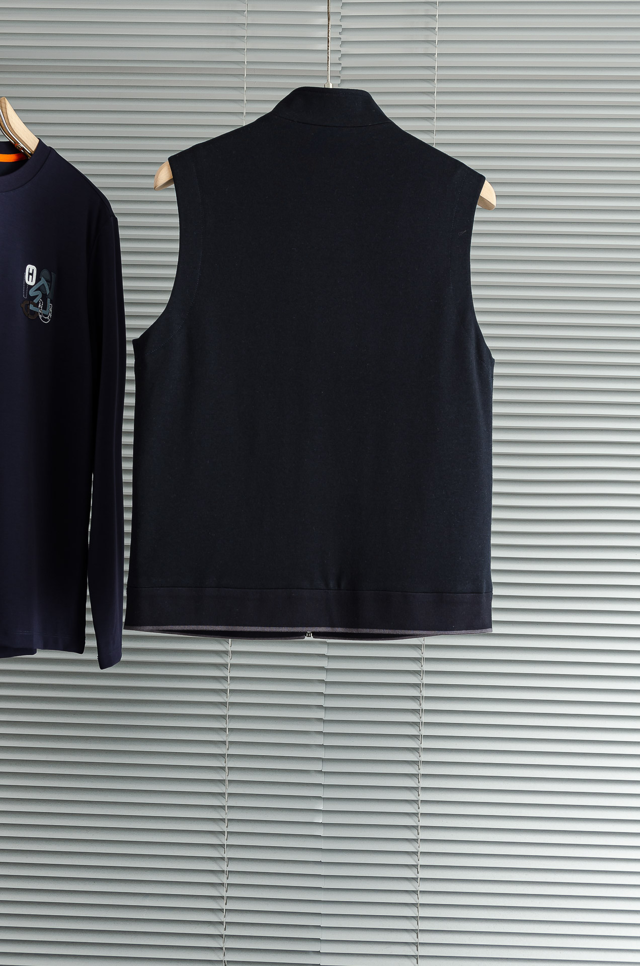 lP🆕 FW最新羊毛针织小立领男士马甲背心外套#采用46.5%聚酯纤维+31.1%+22.4腈纶工艺打造