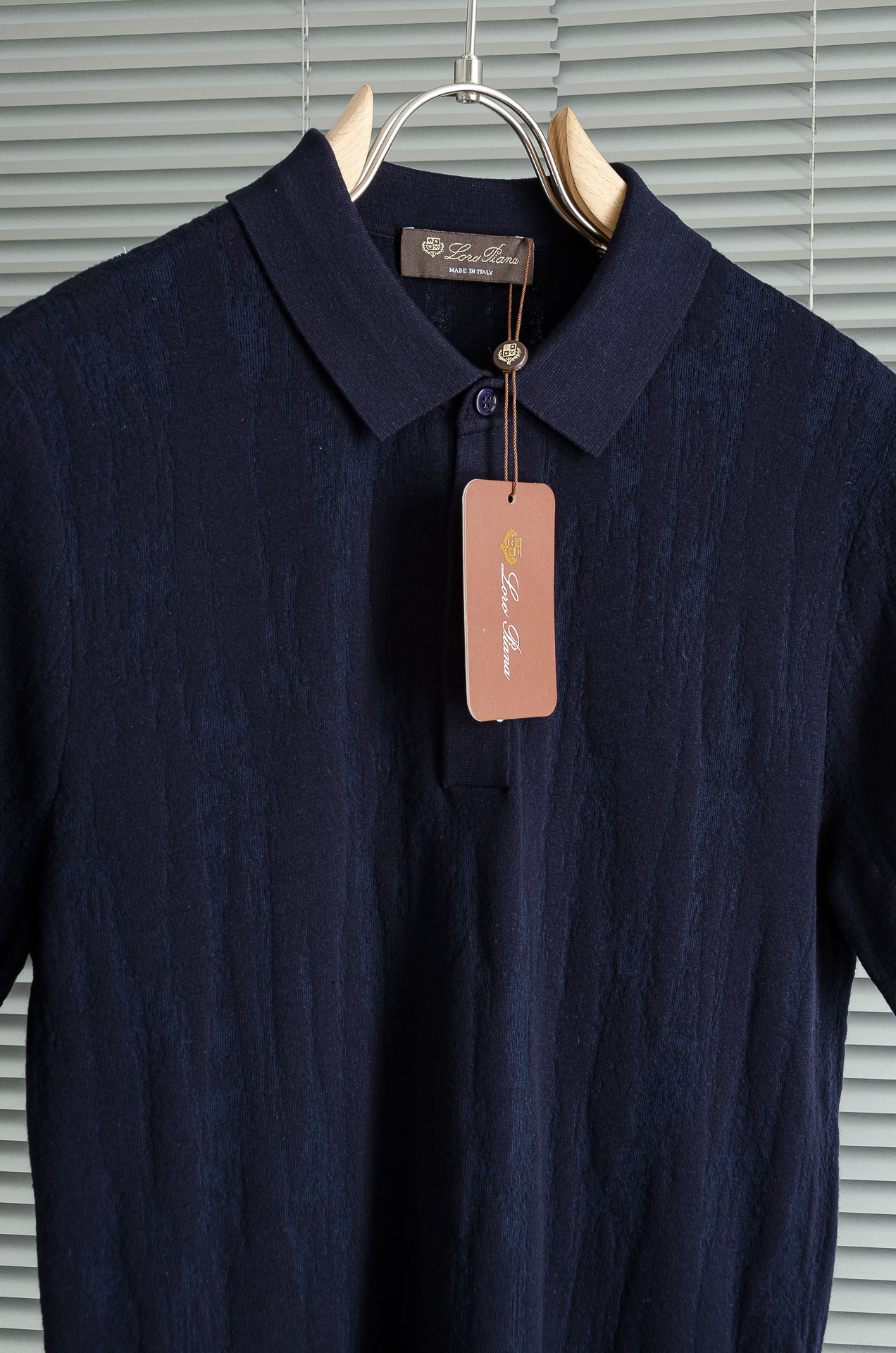 lP🆕 FW秋冬最新桑蚕丝混纺面料！上身保暖舒适亲肤男士翻领短袖针织T恤衫男人的衣橱必备单品！我想这是每