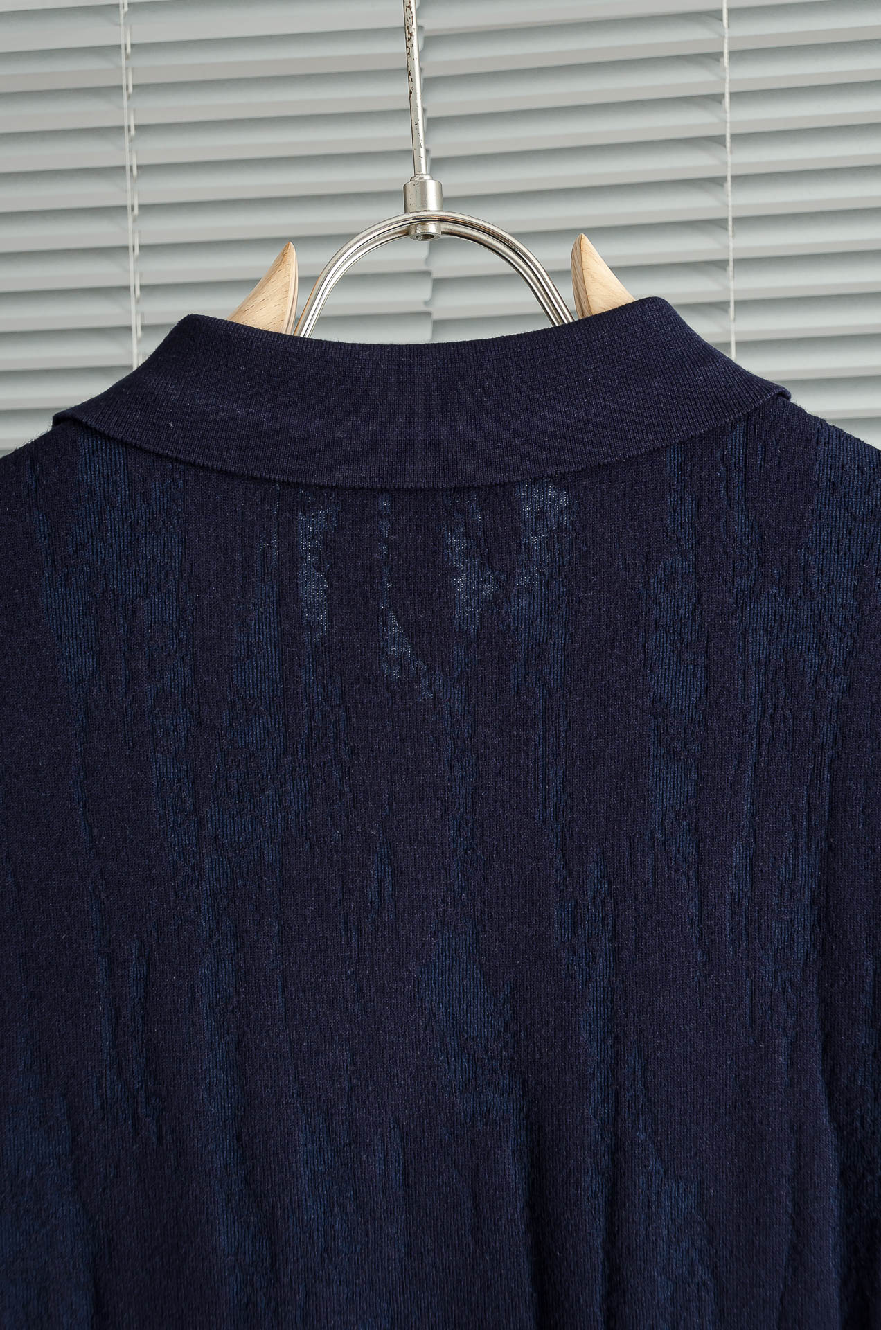 lP🆕 FW秋冬最新桑蚕丝混纺面料！上身保暖舒适亲肤男士翻领短袖针织T恤衫男人的衣橱必备单品！我想这是每