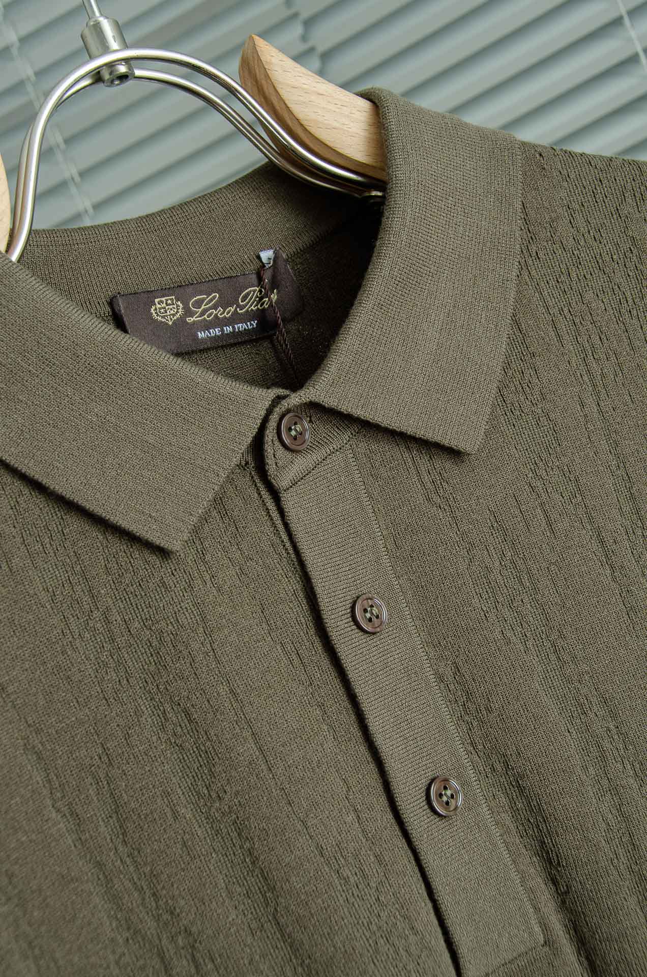 lP🆕 FW秋冬最新桑蚕丝混纺面料！上身保暖舒适亲肤男士翻领短袖针织T恤衫男人的衣橱必备单品！我想这是每