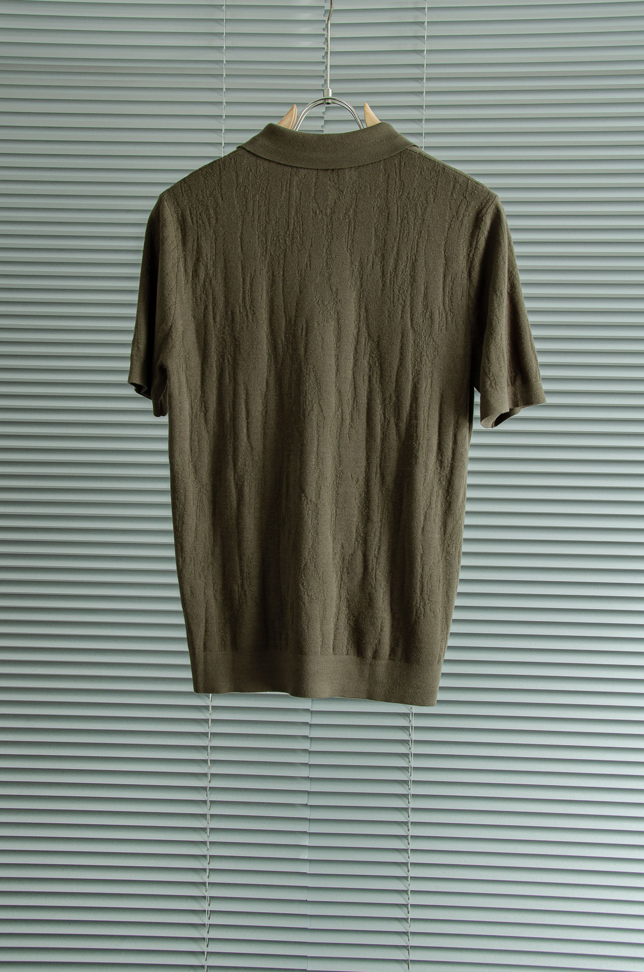 lP🆕 FW秋冬最新桑蚕丝混纺面料！上身保暖舒适亲肤男士翻领短袖针织T恤衫男人的衣橱必备单品！我想这是每