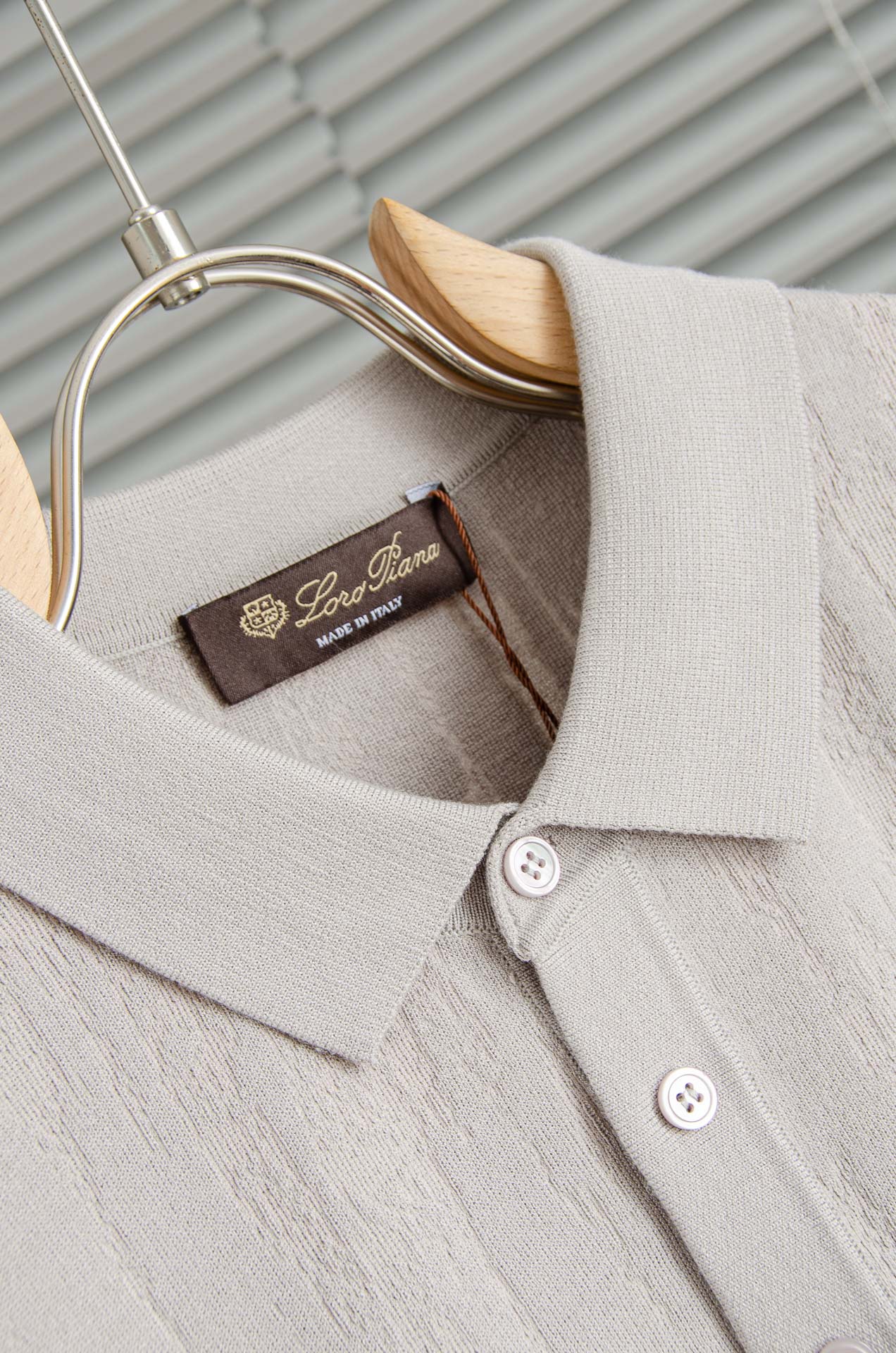 lP🆕 FW秋冬最新桑蚕丝混纺面料！上身保暖舒适亲肤男士翻领短袖针织T恤衫男人的衣橱必备单品！我想这是每