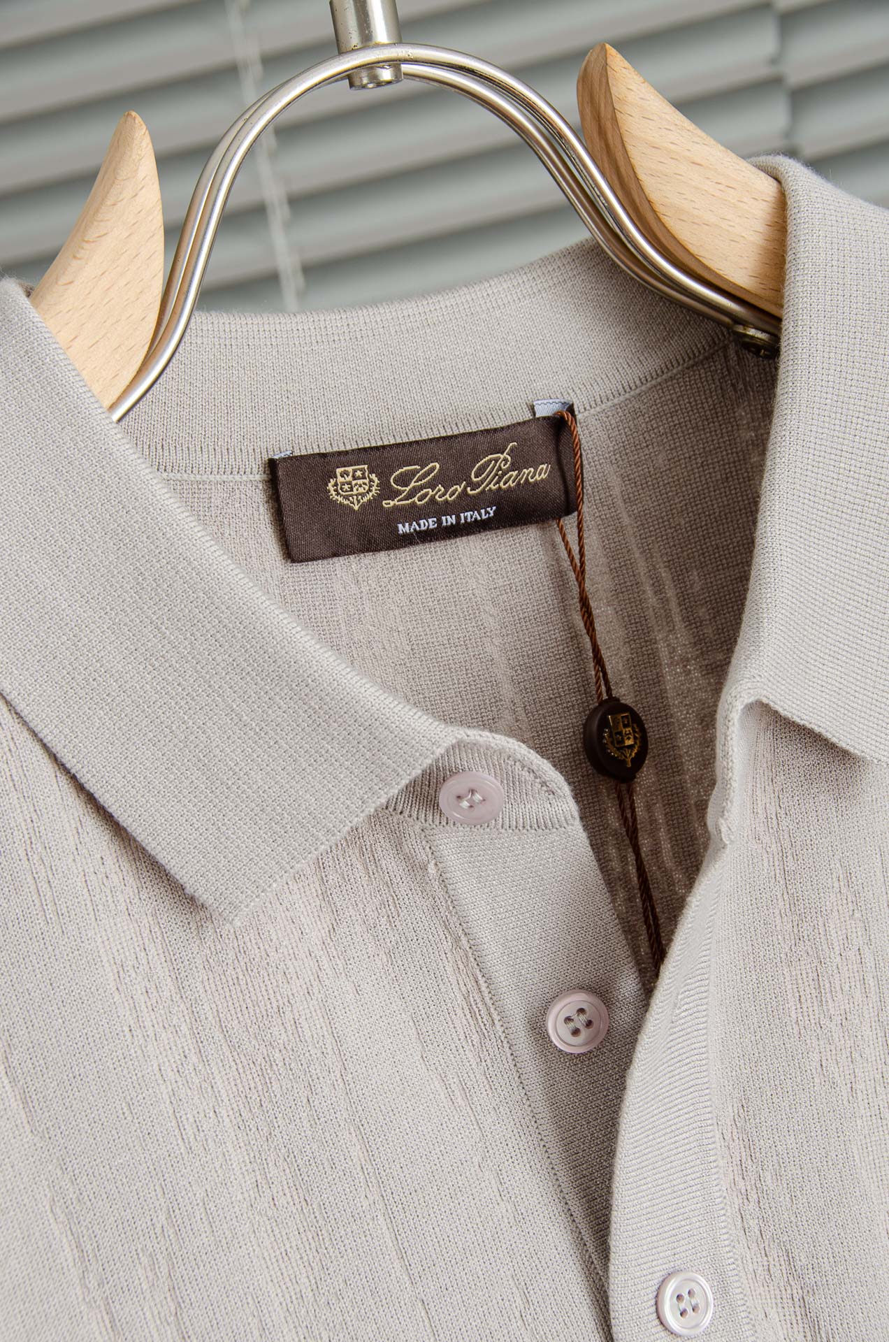 lP🆕 FW秋冬最新桑蚕丝混纺面料！上身保暖舒适亲肤男士翻领短袖针织T恤衫男人的衣橱必备单品！我想这是每