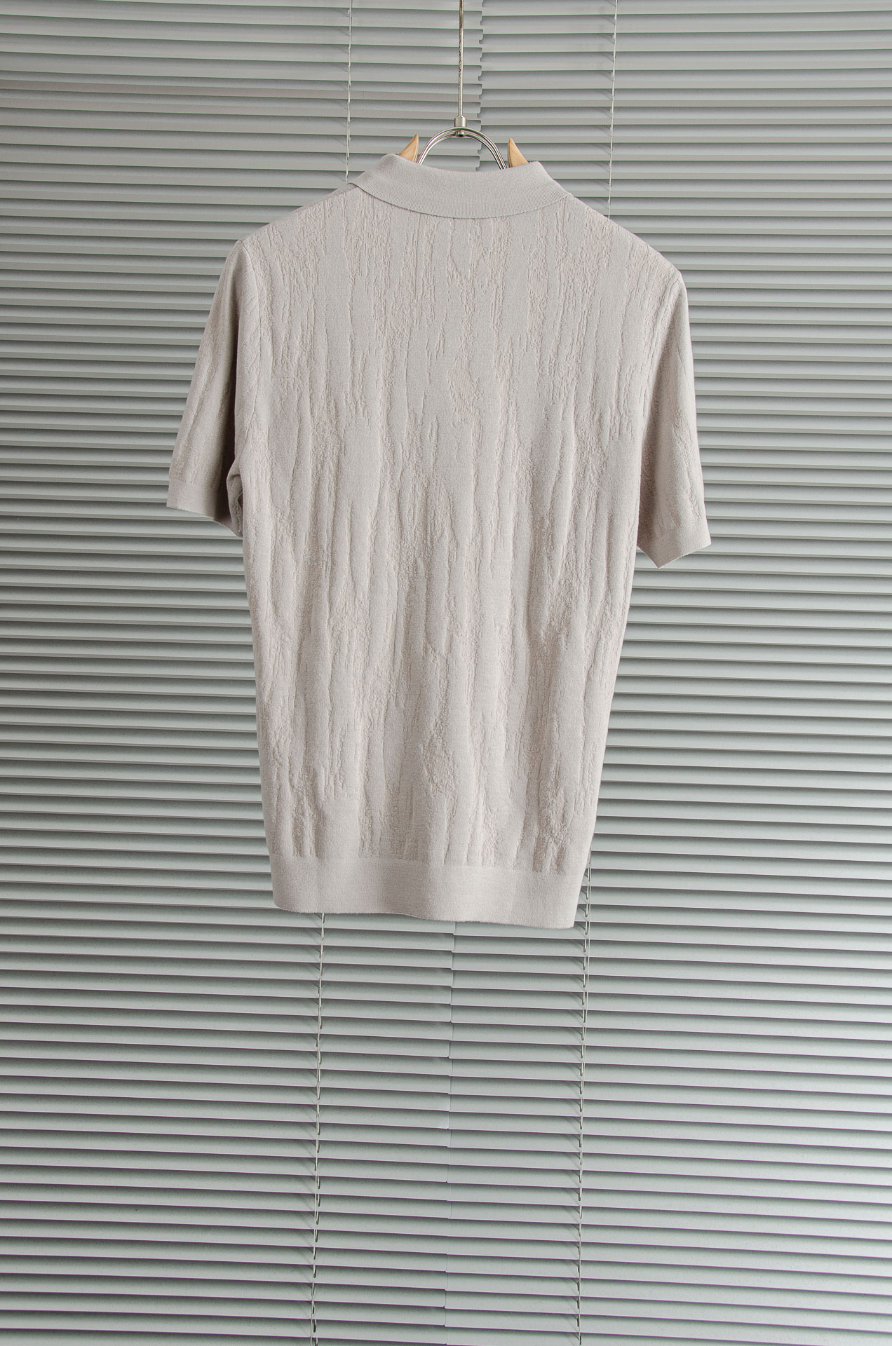 lP🆕 FW秋冬最新桑蚕丝混纺面料！上身保暖舒适亲肤男士翻领短袖针织T恤衫男人的衣橱必备单品！我想这是每