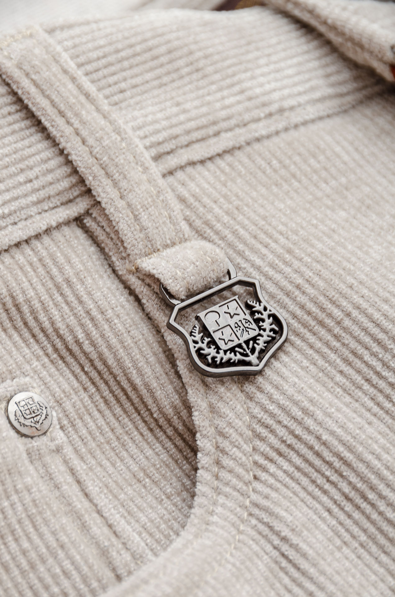 lP🆕 🇮🇹2025FW秋冬最新复古灯芯绒休闲长裤#面料为天然棉质灯芯绒，保留了棉的柔软、吸湿性与舒适度