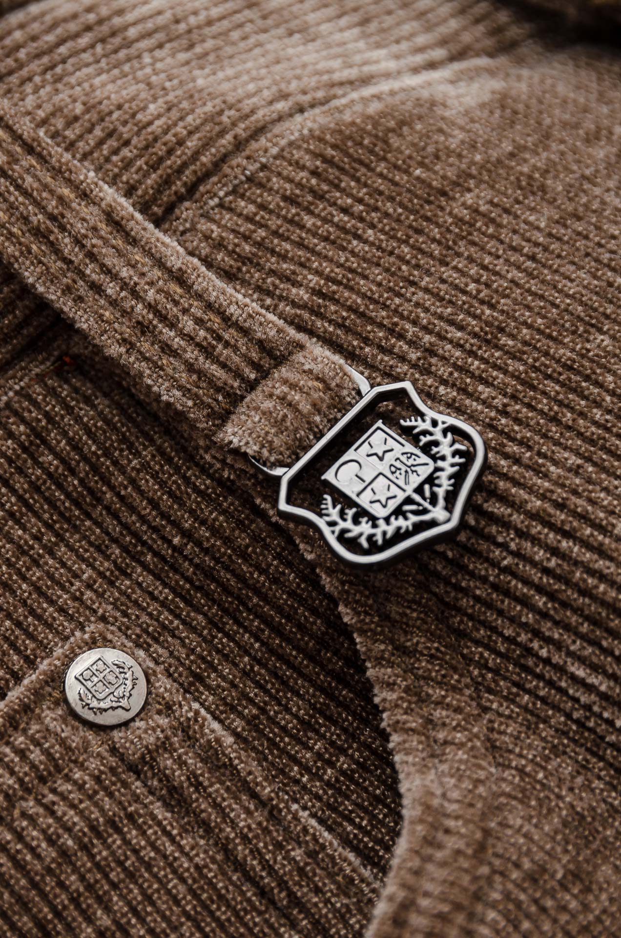 lP🆕 🇮🇹2025FW秋冬最新复古灯芯绒休闲长裤#面料为天然棉质灯芯绒，保留了棉的柔软、吸湿性与舒适度