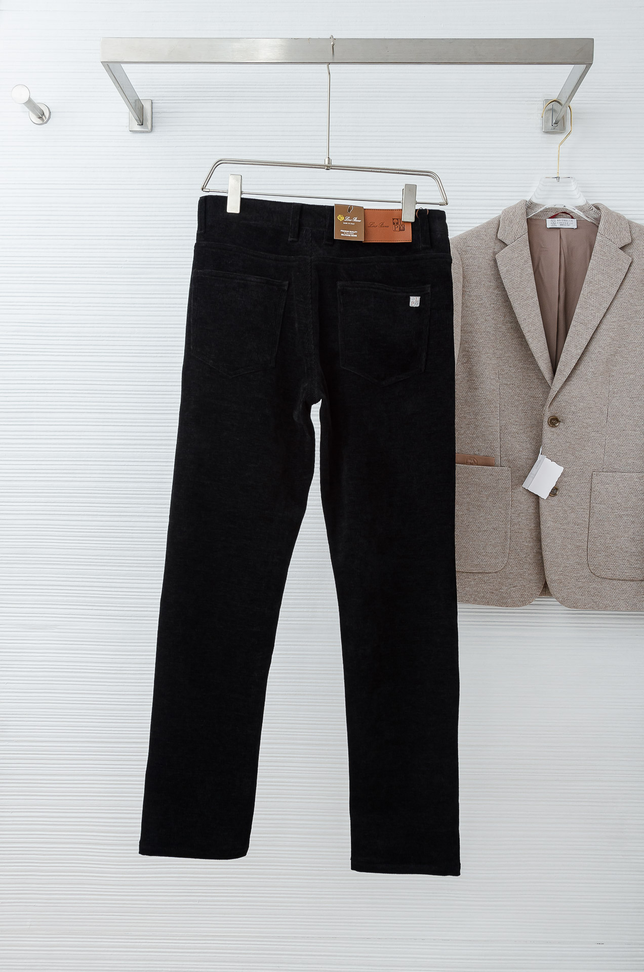 lP🆕 🇮🇹2025FW秋冬最新复古灯芯绒休闲长裤#面料为天然棉质灯芯绒，保留了棉的柔软、吸湿性与舒适度