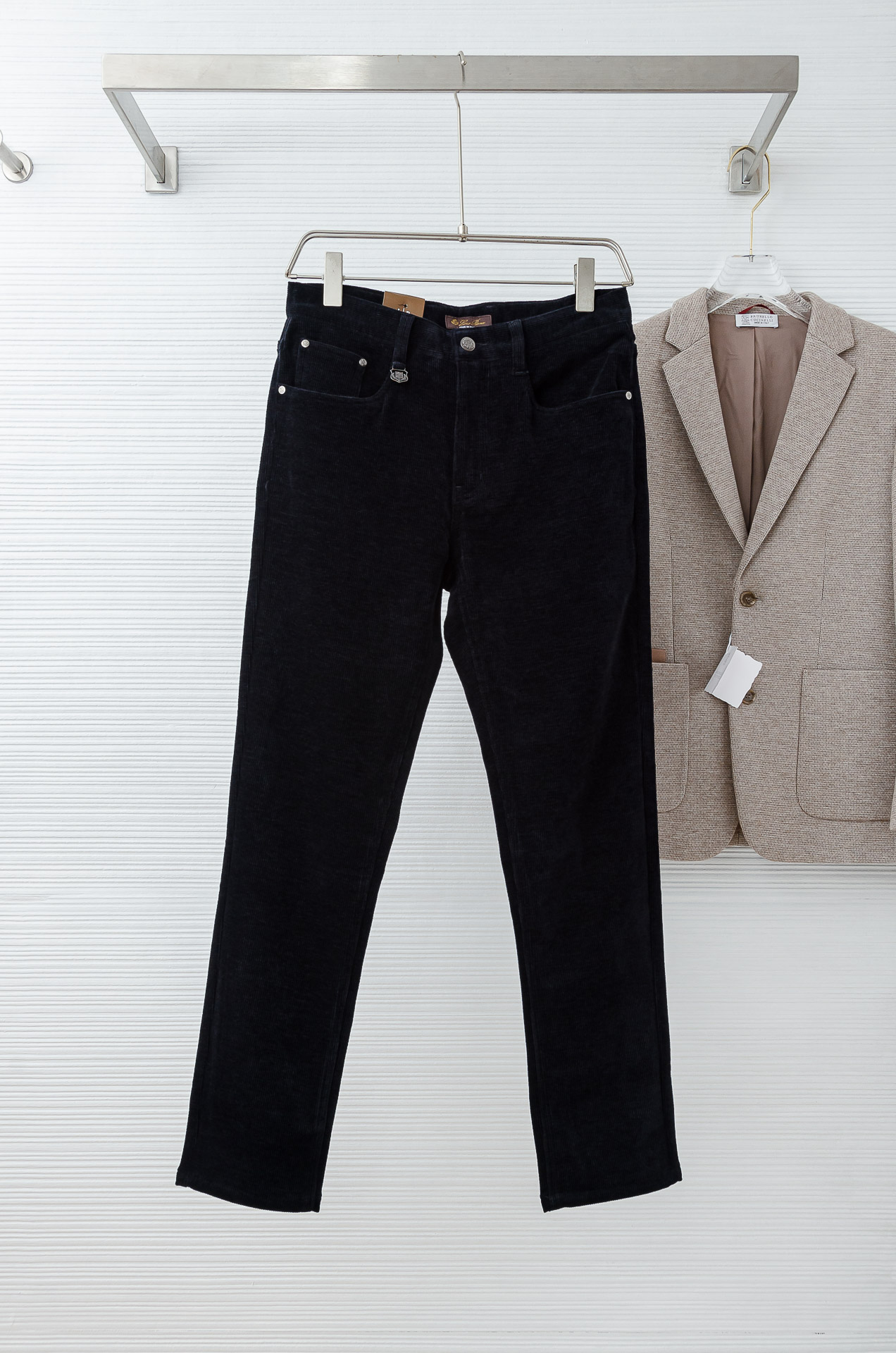 lP🆕 🇮🇹2025FW秋冬最新复古灯芯绒休闲长裤#面料为天然棉质灯芯绒，保留了棉的柔软、吸湿性与舒适度