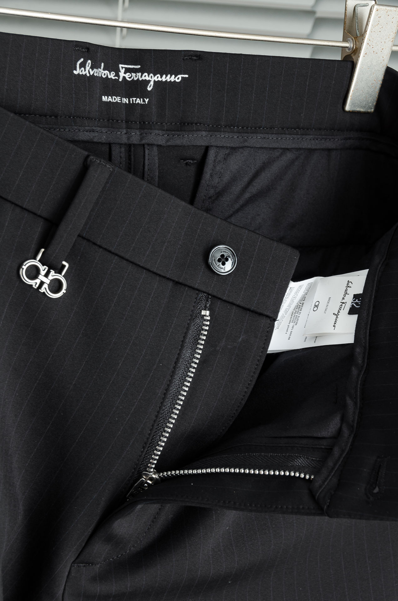 FERRA#GAMO菲拉格慕25FW秋冬新款轻奢时尚定制休闲西裤#简洁干练的风格，精致卓越的品质男装，每