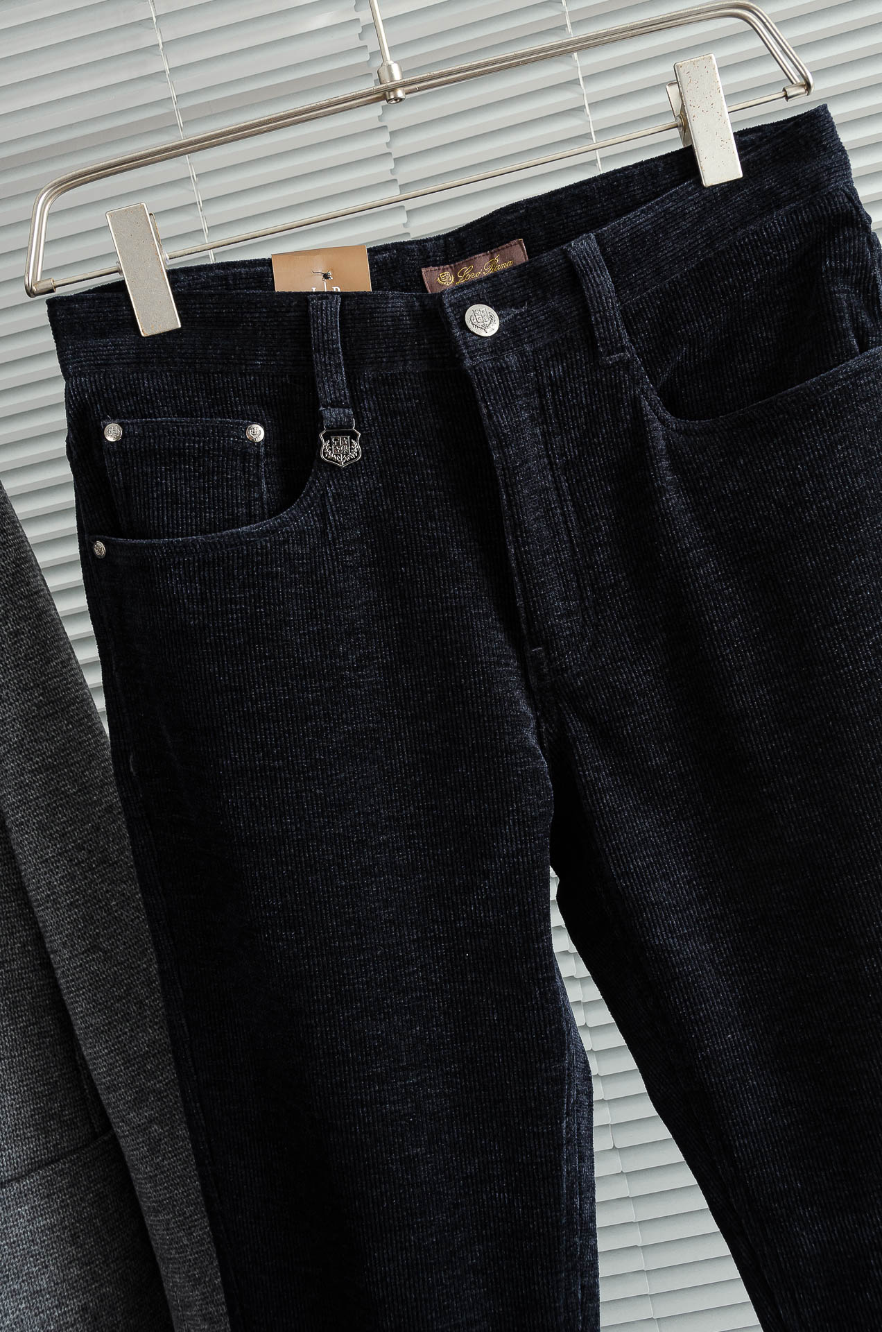 lp🆕 🇮🇹2026FW秋冬最新复古灯芯绒休闲长裤#面料为天然棉质灯芯绒，保留了棉的柔软、吸湿性与舒适度