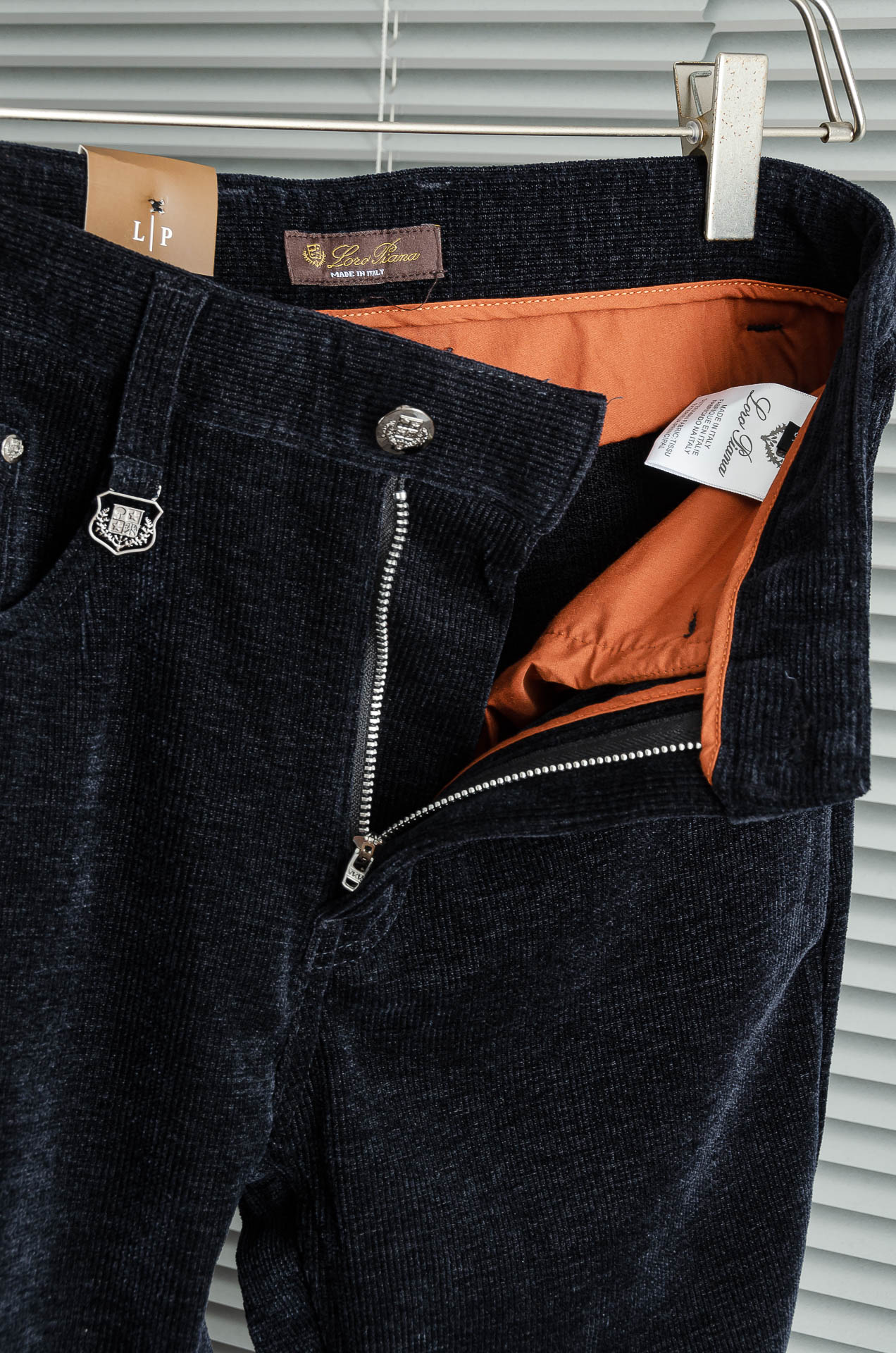 lp🆕 🇮🇹2026FW秋冬最新复古灯芯绒休闲长裤#面料为天然棉质灯芯绒，保留了棉的柔软、吸湿性与舒适度