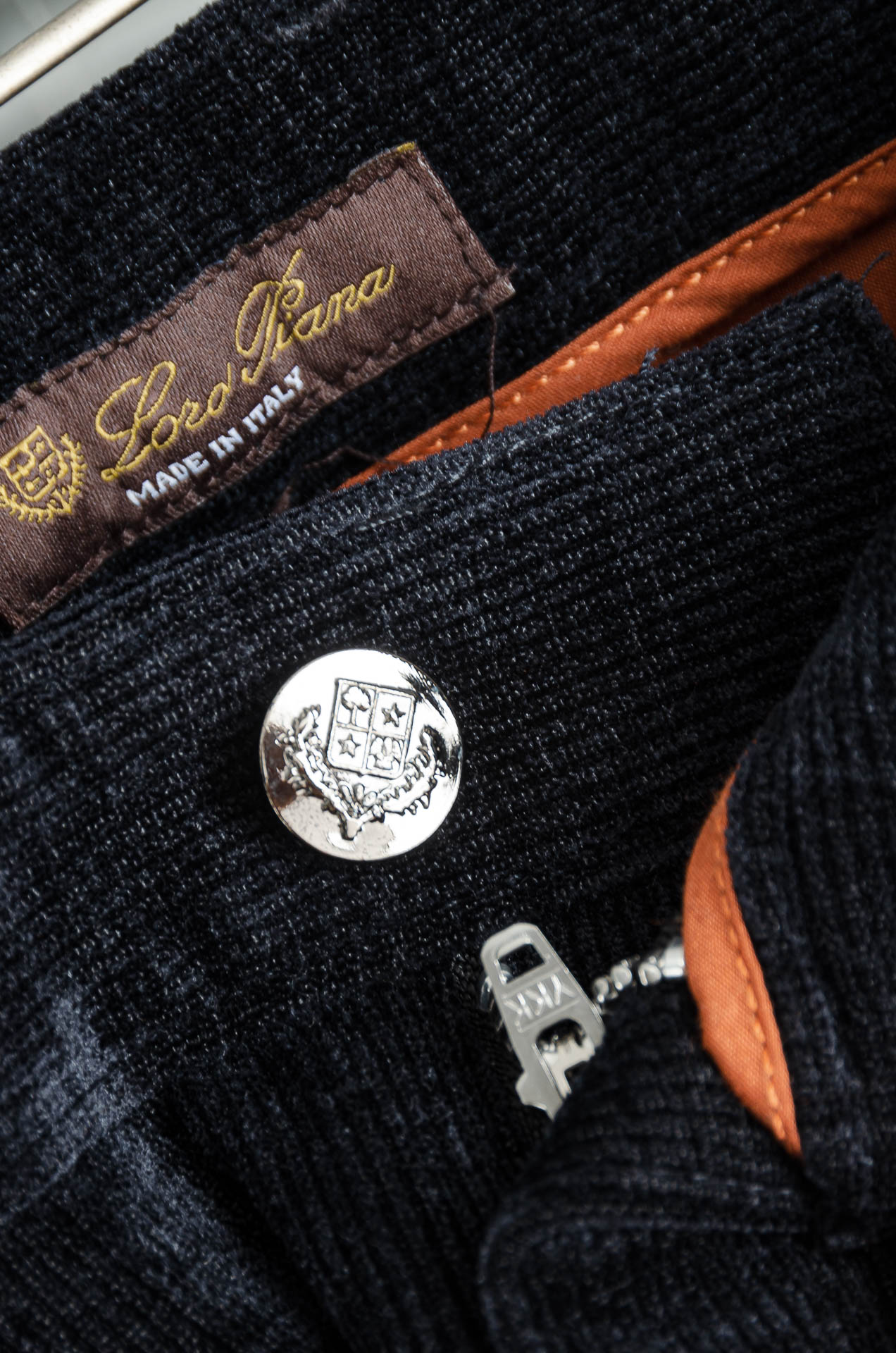 lp🆕 🇮🇹2026FW秋冬最新复古灯芯绒休闲长裤#面料为天然棉质灯芯绒，保留了棉的柔软、吸湿性与舒适度