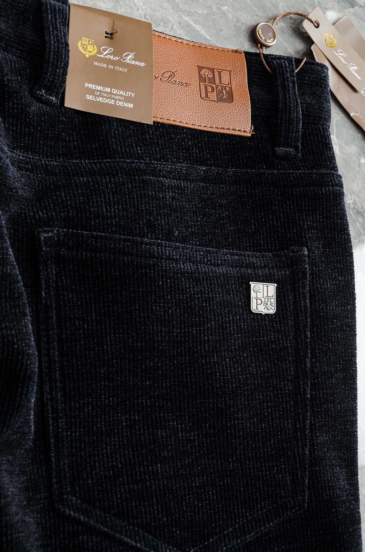 lp🆕 🇮🇹2026FW秋冬最新复古灯芯绒休闲长裤#面料为天然棉质灯芯绒，保留了棉的柔软、吸湿性与舒适度