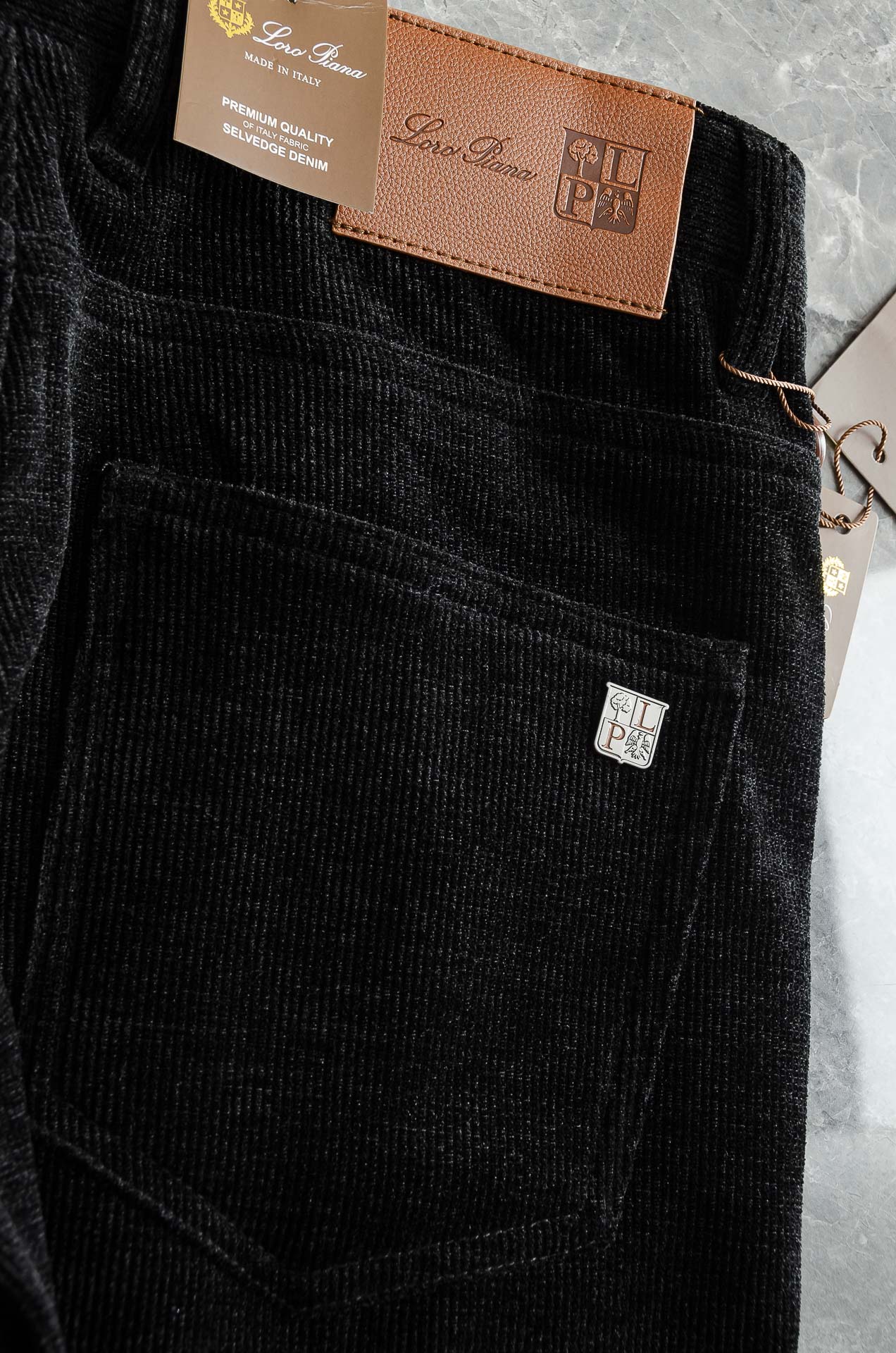 lp🆕 🇮🇹2026FW秋冬最新复古灯芯绒休闲长裤#面料为天然棉质灯芯绒，保留了棉的柔软、吸湿性与舒适度