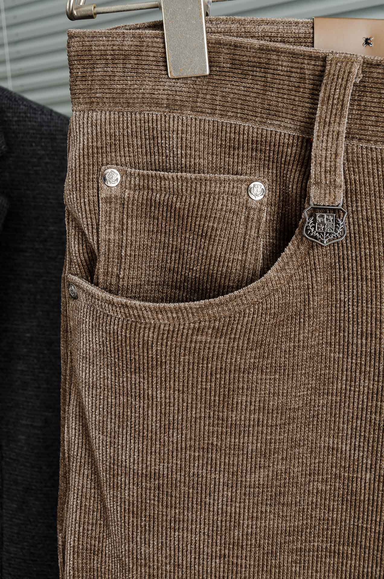 lp🆕 🇮🇹2026FW秋冬最新复古灯芯绒休闲长裤#面料为天然棉质灯芯绒，保留了棉的柔软、吸湿性与舒适度