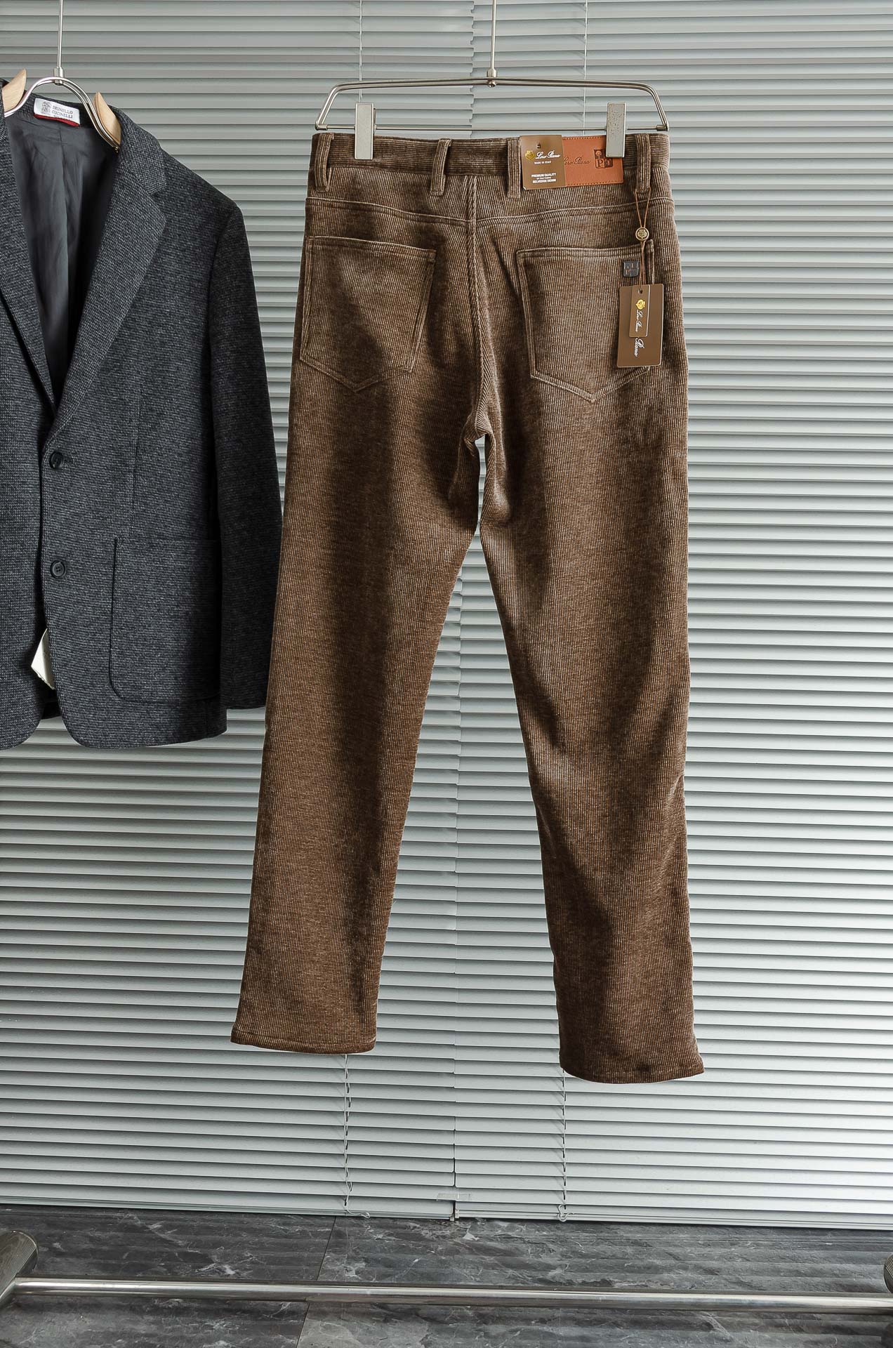 lp🆕 🇮🇹2026FW秋冬最新复古灯芯绒休闲长裤#面料为天然棉质灯芯绒，保留了棉的柔软、吸湿性与舒适度