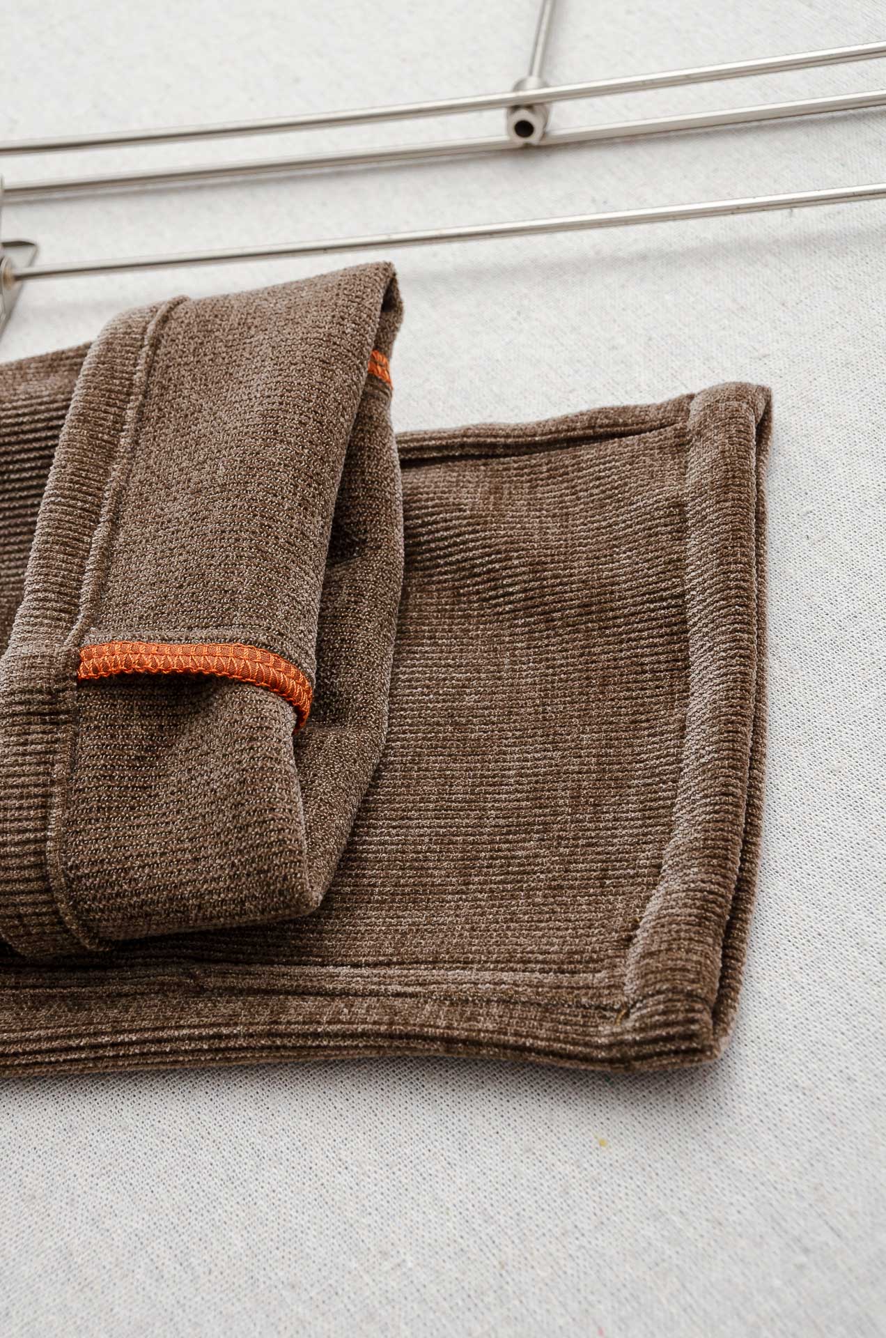 lP🆕 🇮🇹2025FW秋冬最新复古灯芯绒休闲长裤#面料为天然棉质灯芯绒，保留了棉的柔软、吸湿性与舒适度