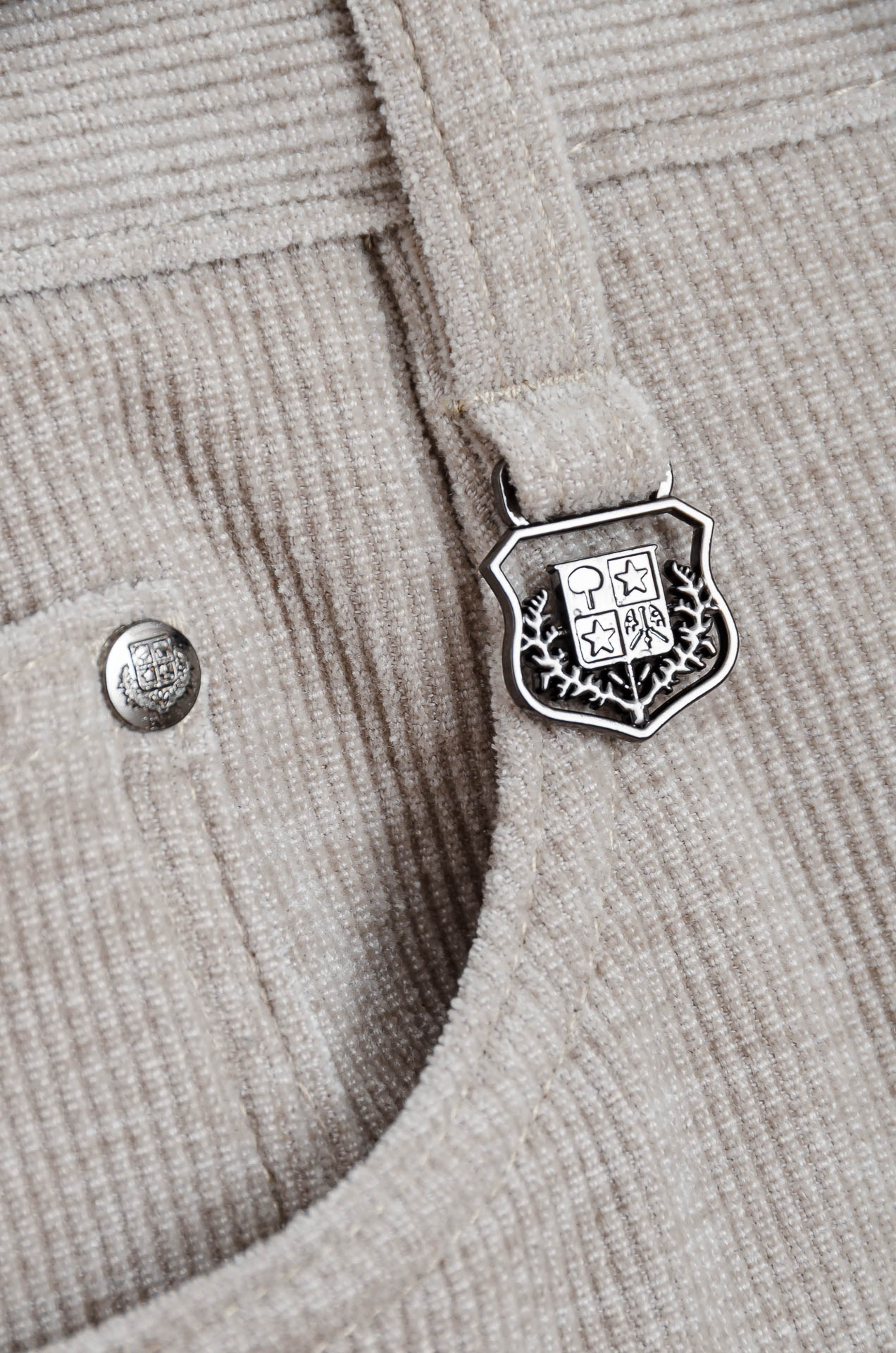 ☀️☀️ lp🆕 🇮🇹26FW秋冬最新复古灯芯绒休闲长裤#面料为天然棉质灯芯绒，保留了棉的柔软、吸湿性与