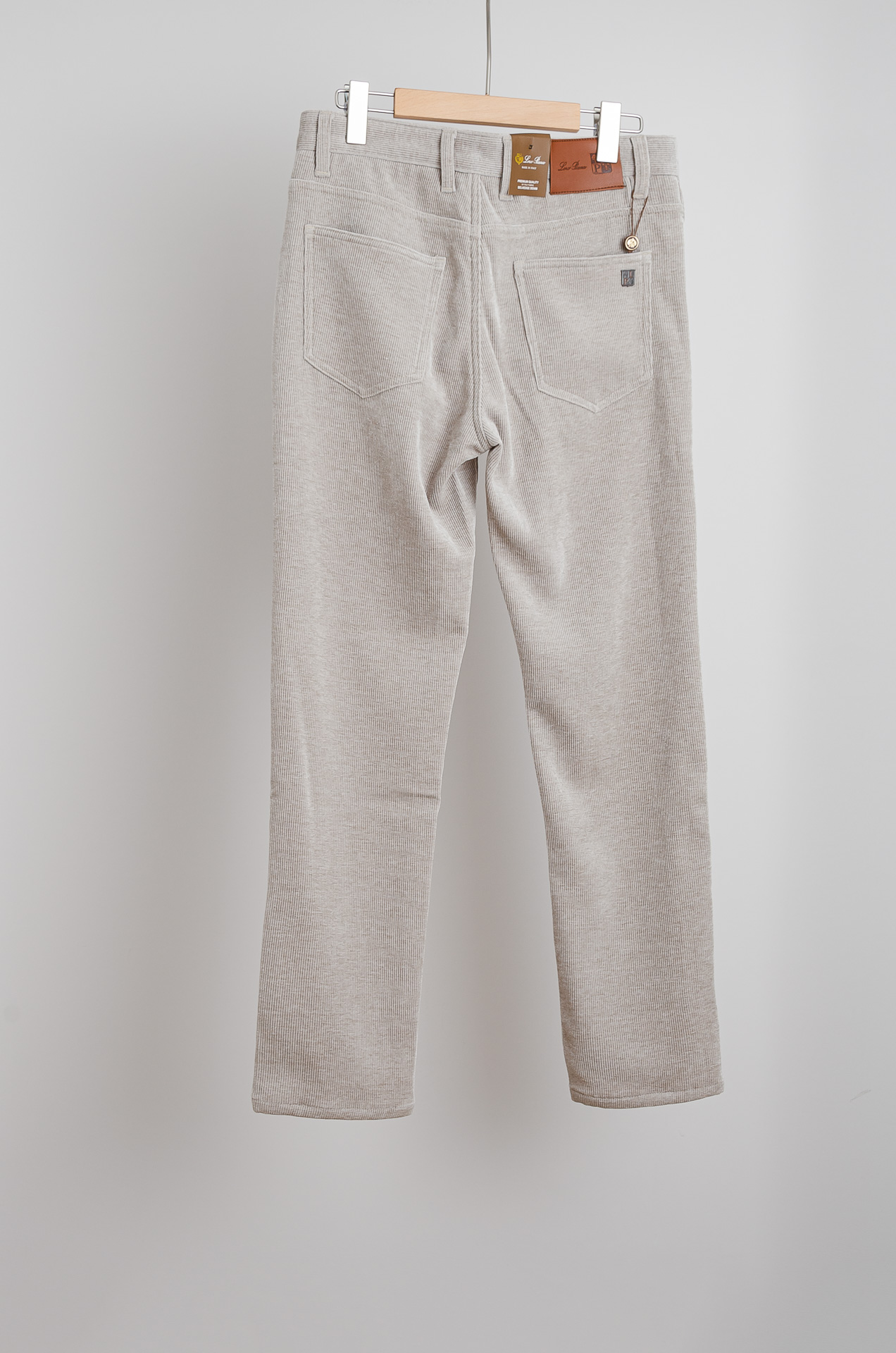 ☀️☀️ lp🆕 🇮🇹26FW秋冬最新复古灯芯绒休闲长裤#面料为天然棉质灯芯绒，保留了棉的柔软、吸湿性与