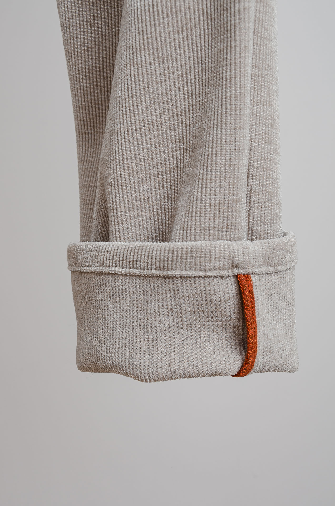 ☀️☀️ lp🆕 🇮🇹26FW秋冬最新复古灯芯绒休闲长裤#面料为天然棉质灯芯绒，保留了棉的柔软、吸湿性与