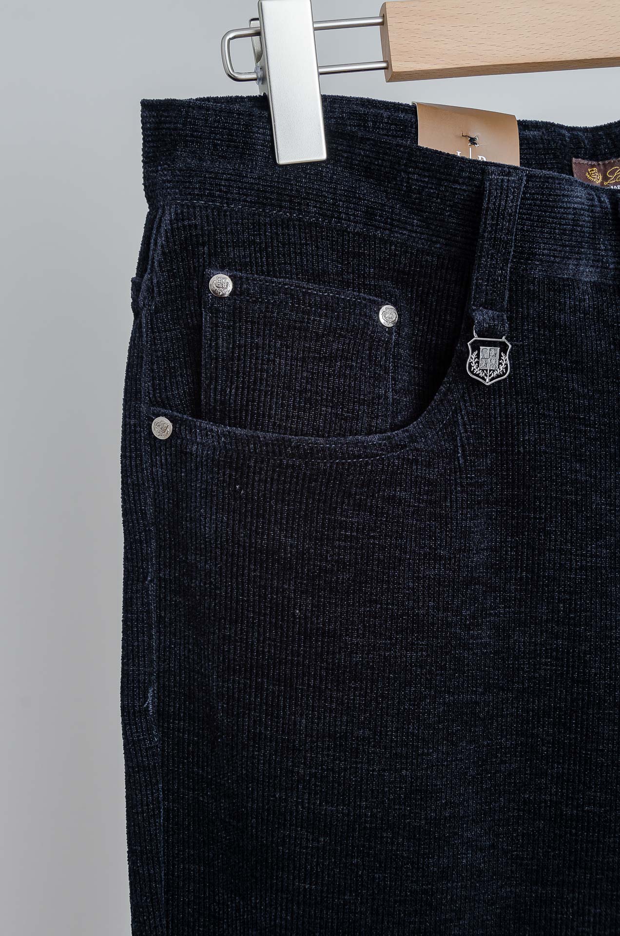 ☀️☀️ lp🆕 🇮🇹26FW秋冬最新复古灯芯绒休闲长裤#面料为天然棉质灯芯绒，保留了棉的柔软、吸湿性与